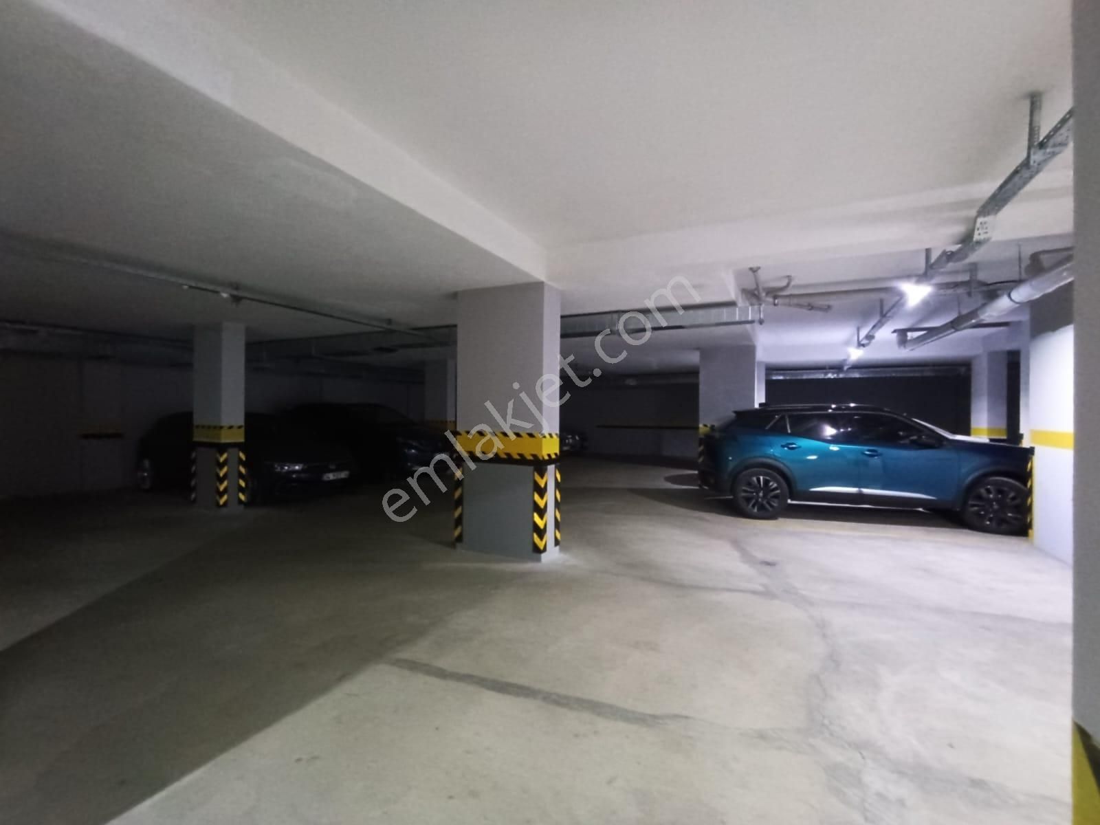 Orka'dan Kozyatağı Avşar Sokakta Balkonlu,kombili 85m² Net 2+1 - Görsel 22