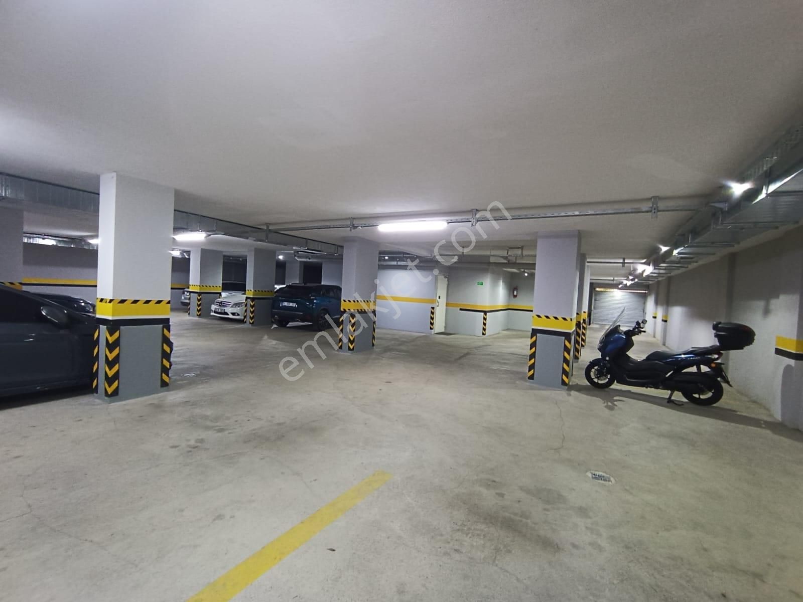 Orka'dan Kozyatağı Avşar Sokakta Balkonlu,kombili 85m² Net 2+1 - Görsel 18