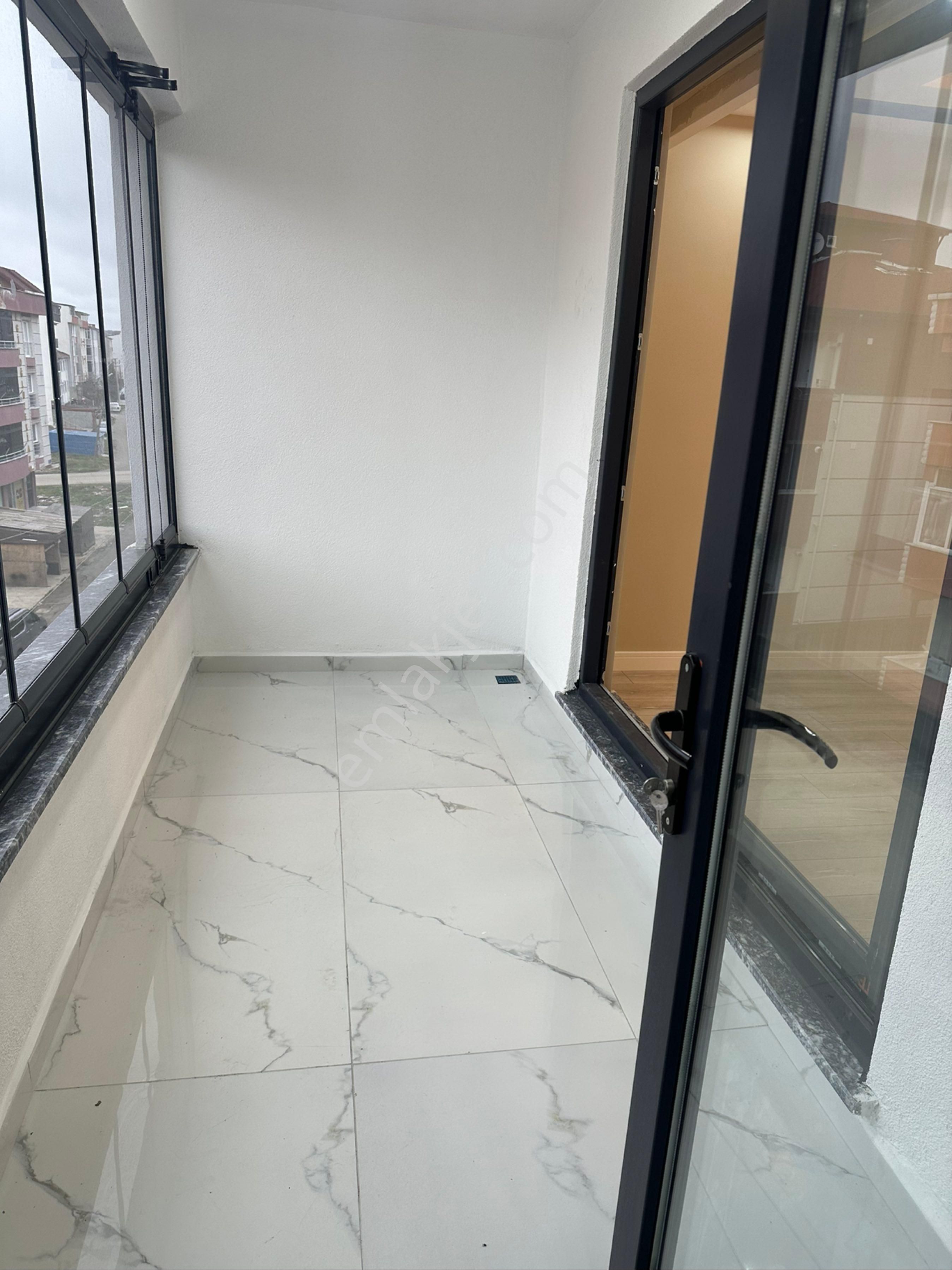 Okullar Bölgesinde Ultra Lüks Daire Ön Cephe İskanlı Otopark - Görsel 2