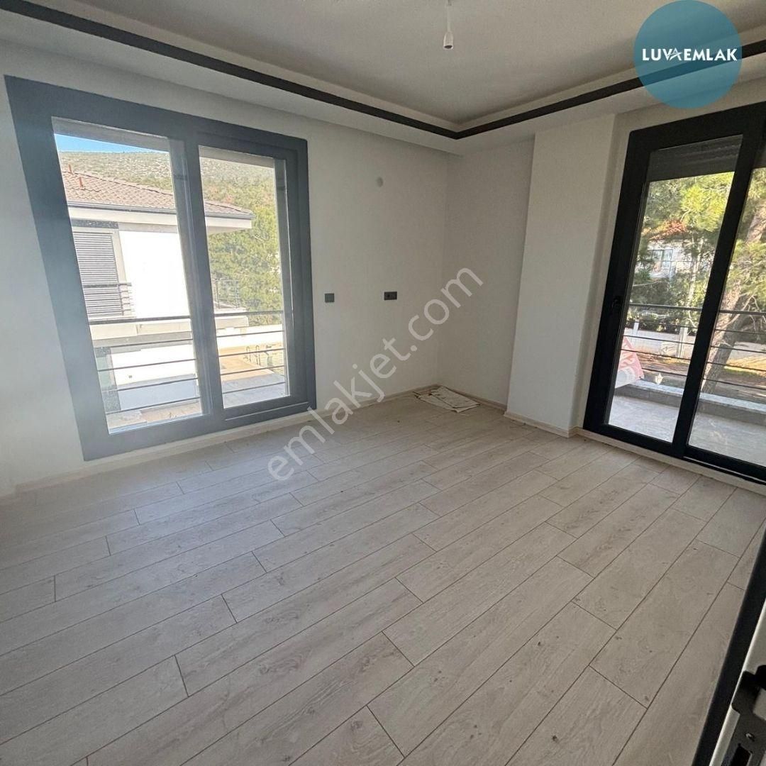 Didim Akbük'te Özel Havız Ve Bahçeli Tam Müstakil 3+1 Villa - Görsel 12