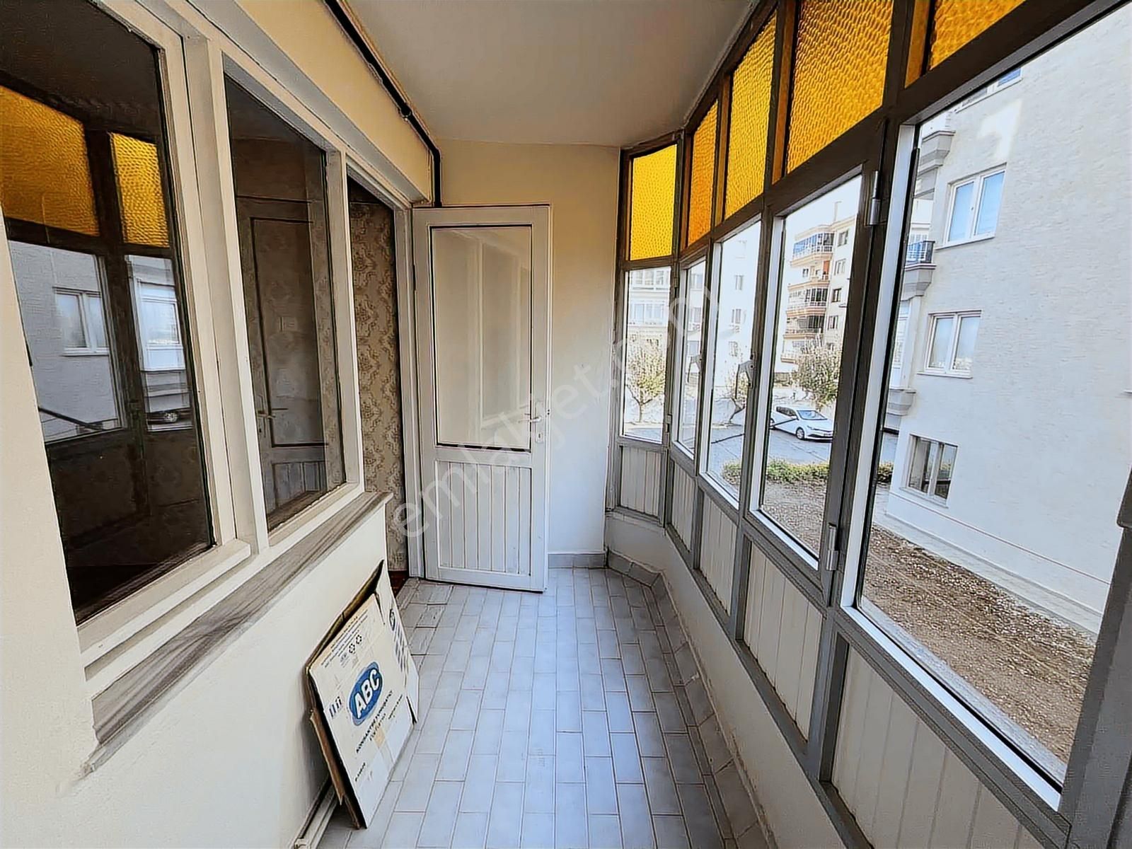 Güzelyalı Merkezde Denize Sıfır Siteiçi Otopark Alanlı 2+1 Daire - Görsel 26