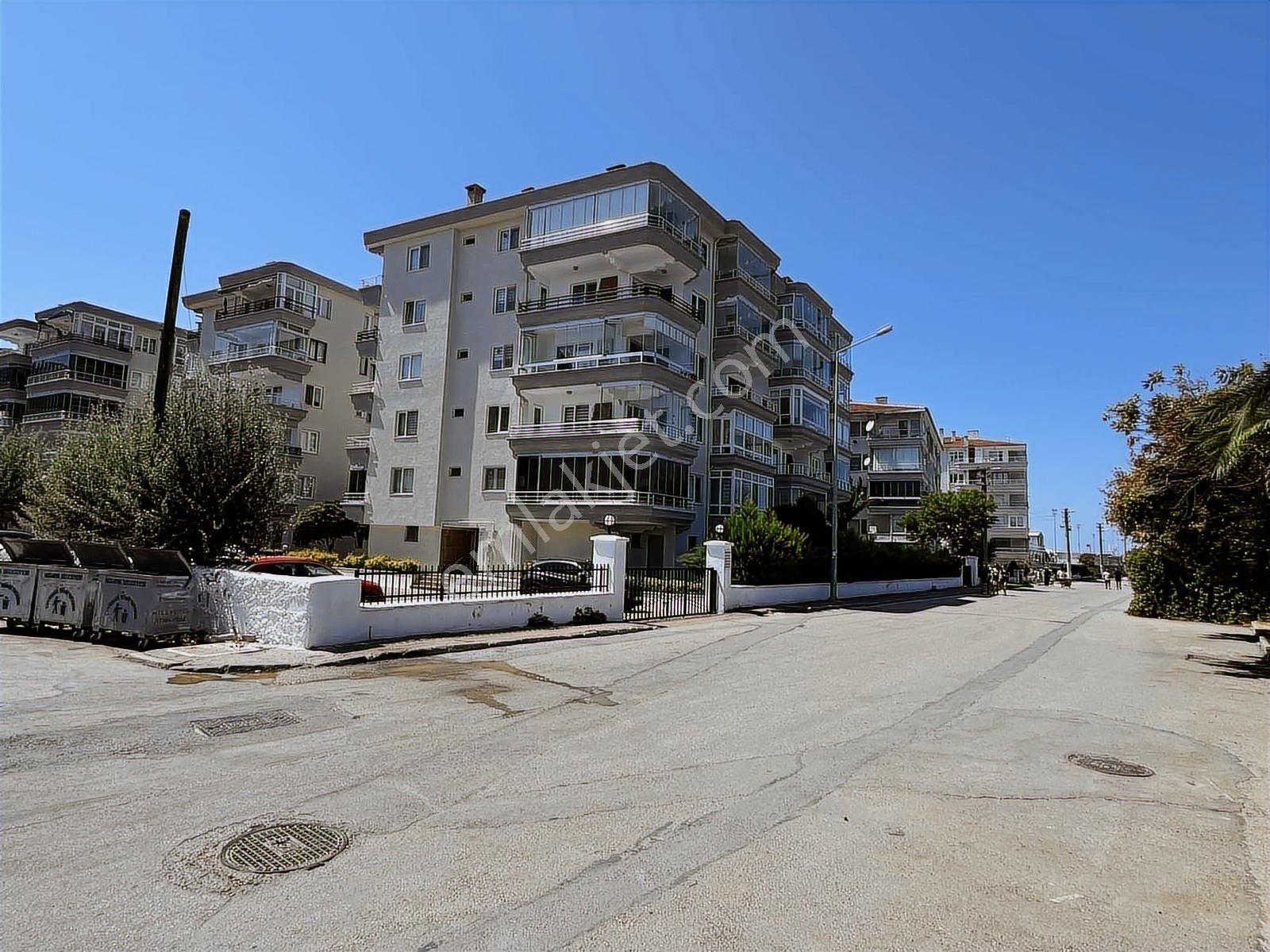 Güzelyalı Merkezde Denize Sıfır Siteiçi Otopark Alanlı 2+1 Daire - Görsel 27