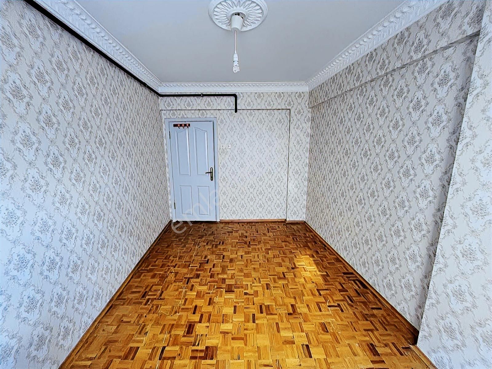 Güzelyalı Merkezde Denize Sıfır Siteiçi Otopark Alanlı 2+1 Daire - Görsel 11