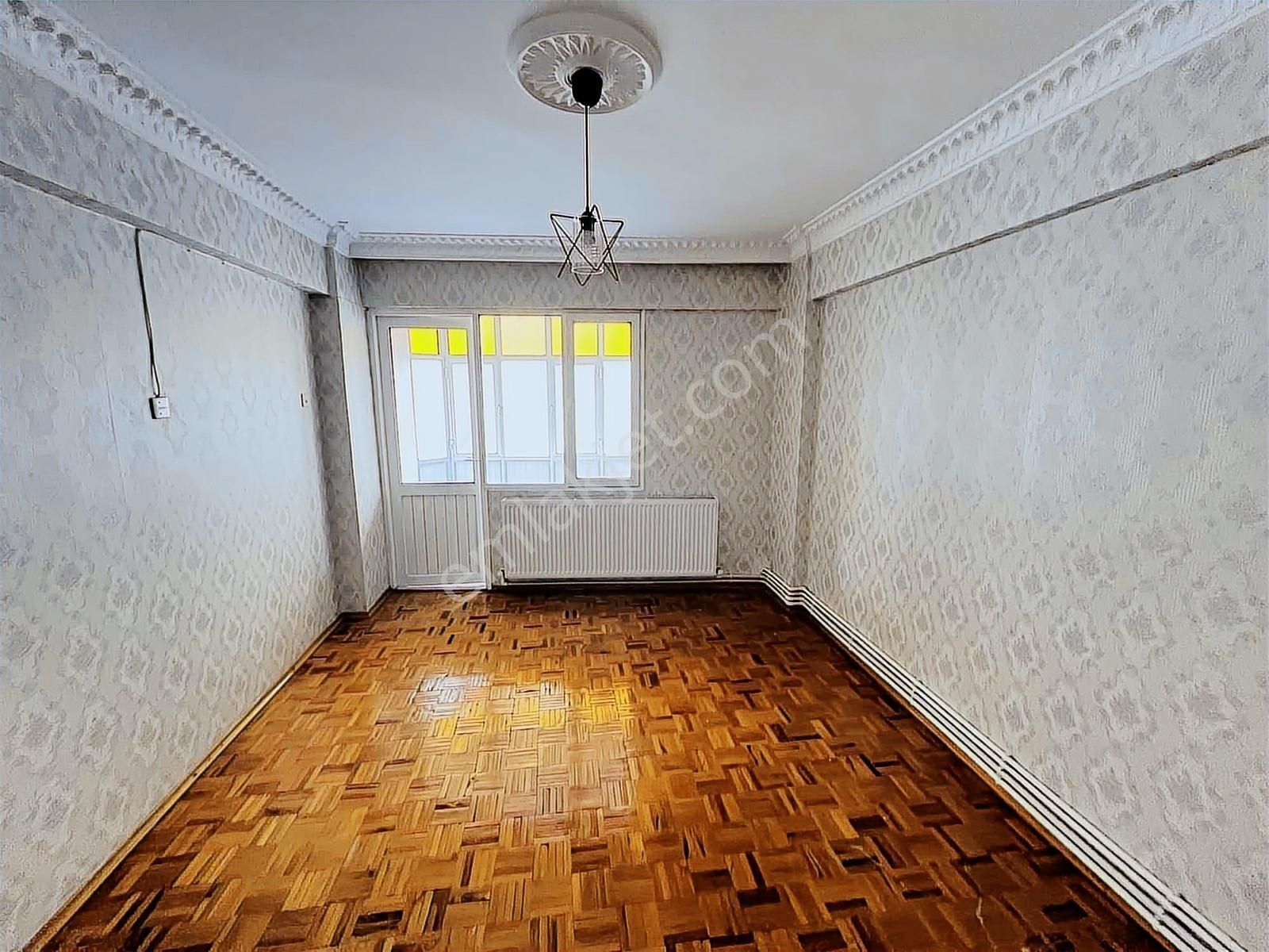 Güzelyalı Merkezde Denize Sıfır Siteiçi Otopark Alanlı 2+1 Daire - Görsel 16