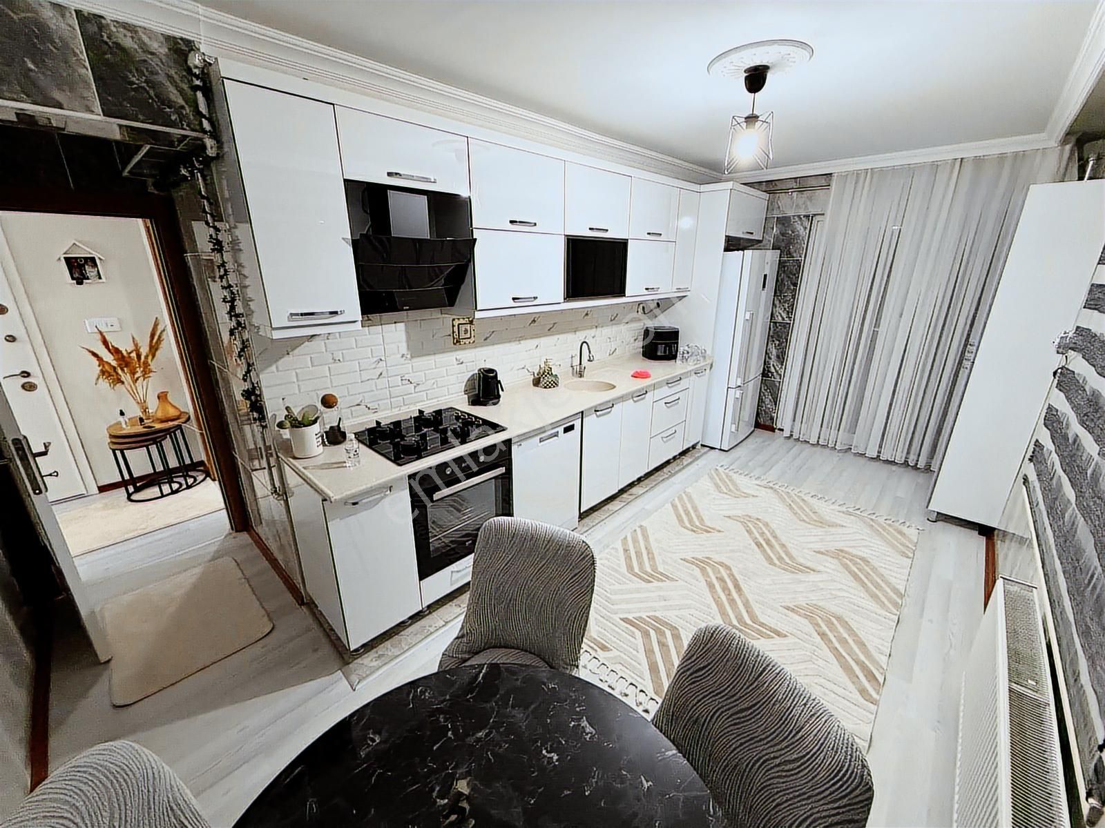 ꧁▇yılmaz'dan▇꧂ara Katta Masrafsız Yapılı Asansörlü 3+1 Daire