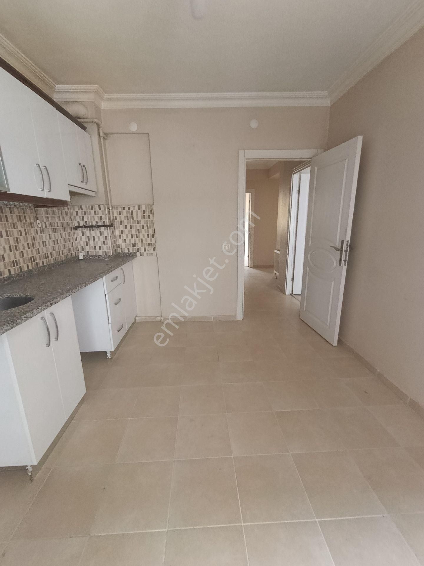 Çamlıca Mahallesinde Satılık 2+1 Daire - Görsel 2