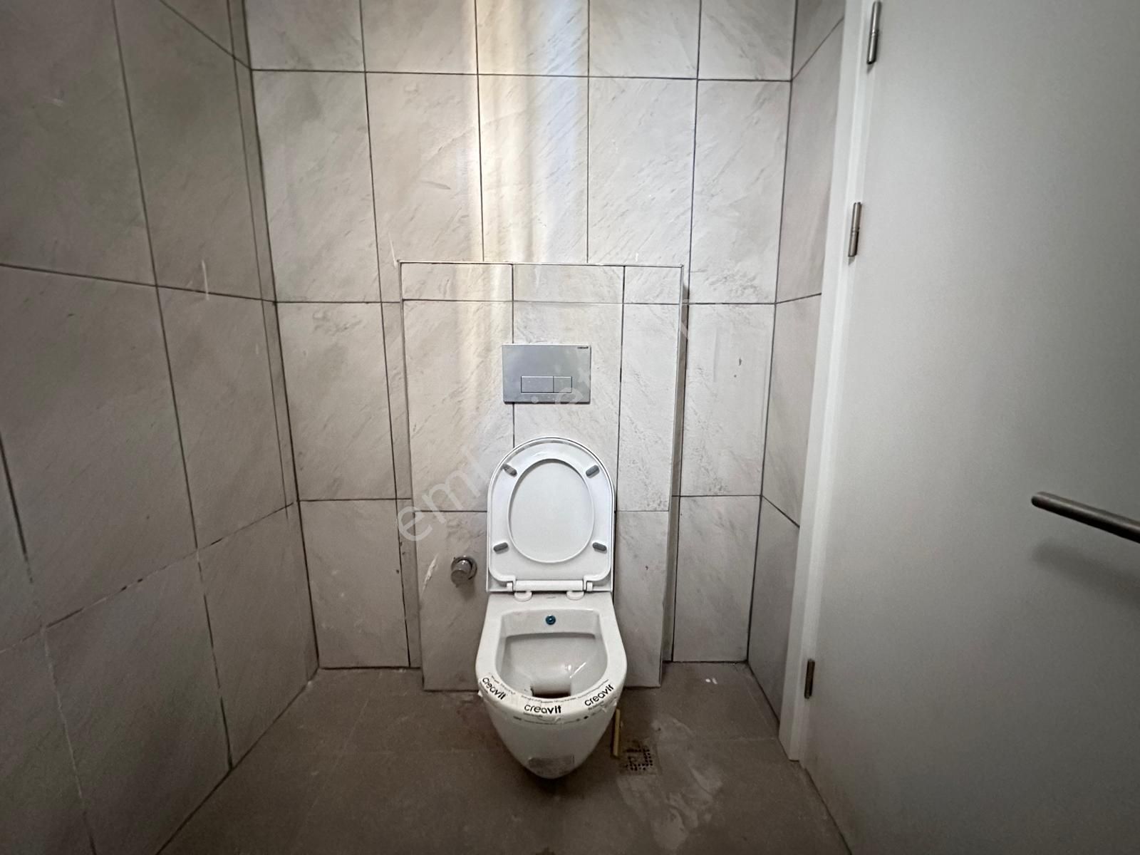 Merdivenköy'de İç Kullanım 75m2 Ön Kullanım 20m2 Bacalı Dükkan - Görsel 14