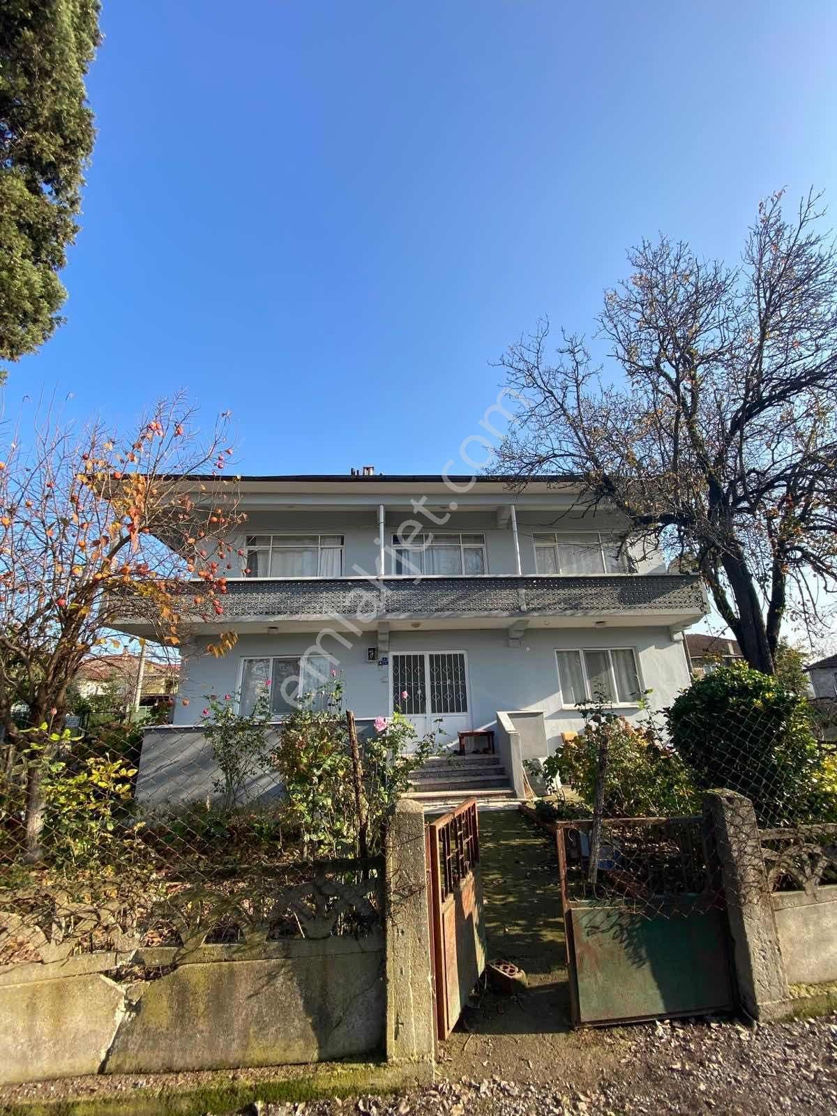 Ayhan Hepdiker Den K.söğütlü De1195m2 Arsa Ve 2katlı Müstakil Ev