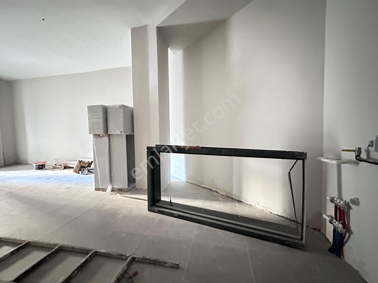 Merdivenköy'de İç Kullanım 75m2 Ön Kullanım 20m2 Bacalı Dükkan - Görsel 6