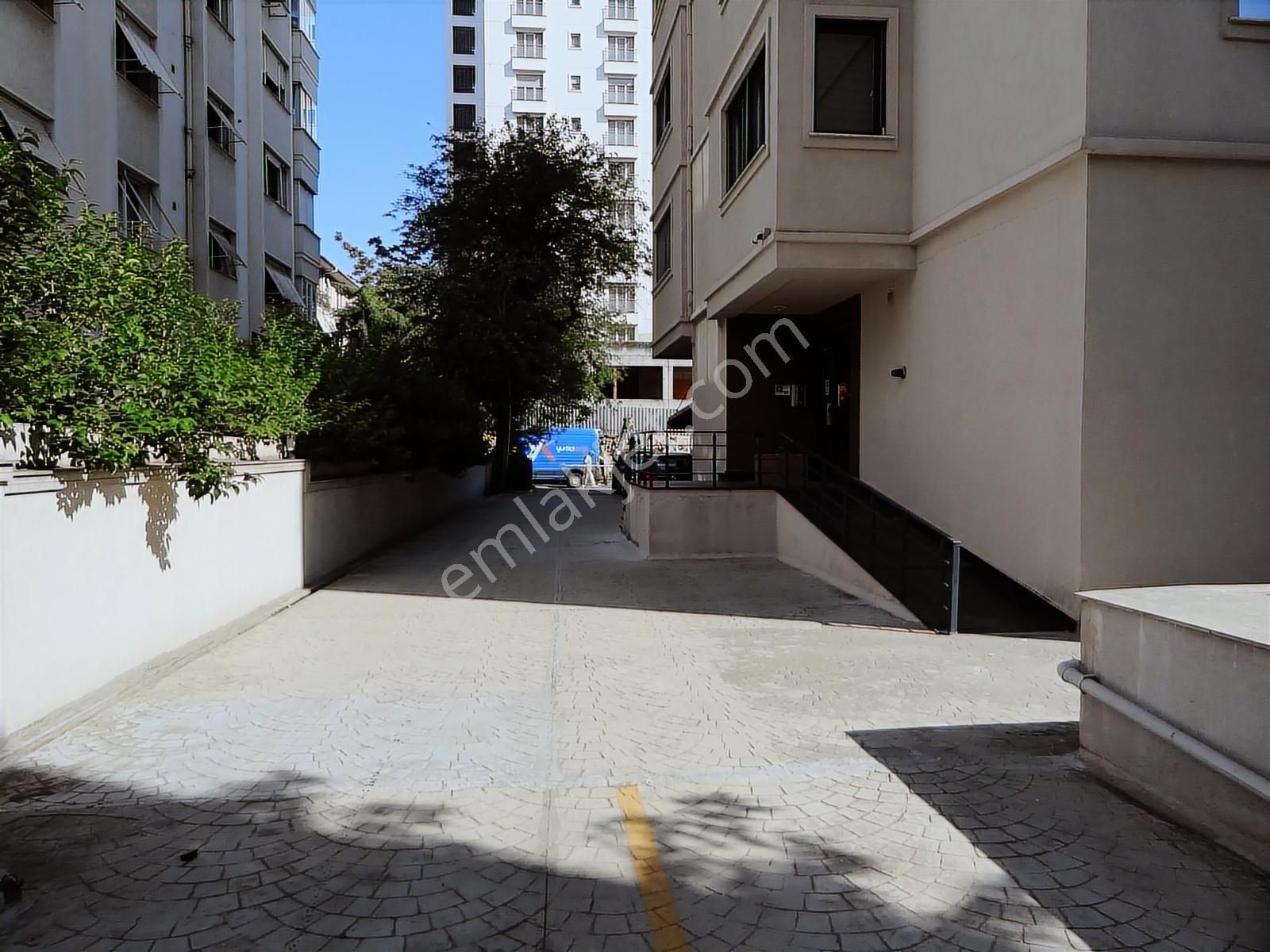 Bostancı Merkez Kombili Ebeveynli Balkonlu Sıfır Daire 3+1,140m2 - Görsel 25