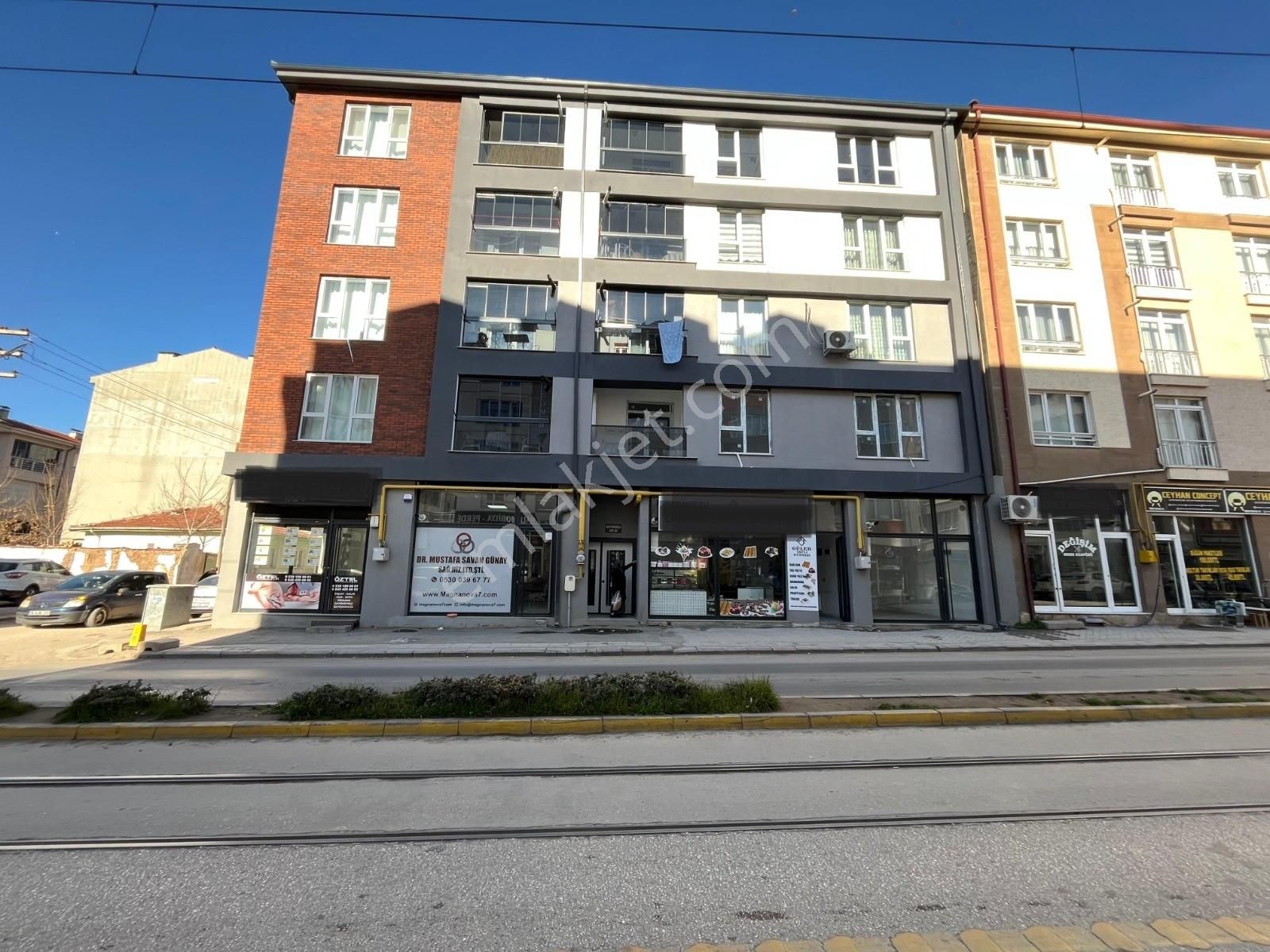 Bess'den Çamlıca Mahallesi Birlik Cad. Üzeri Satılık İş Yeri