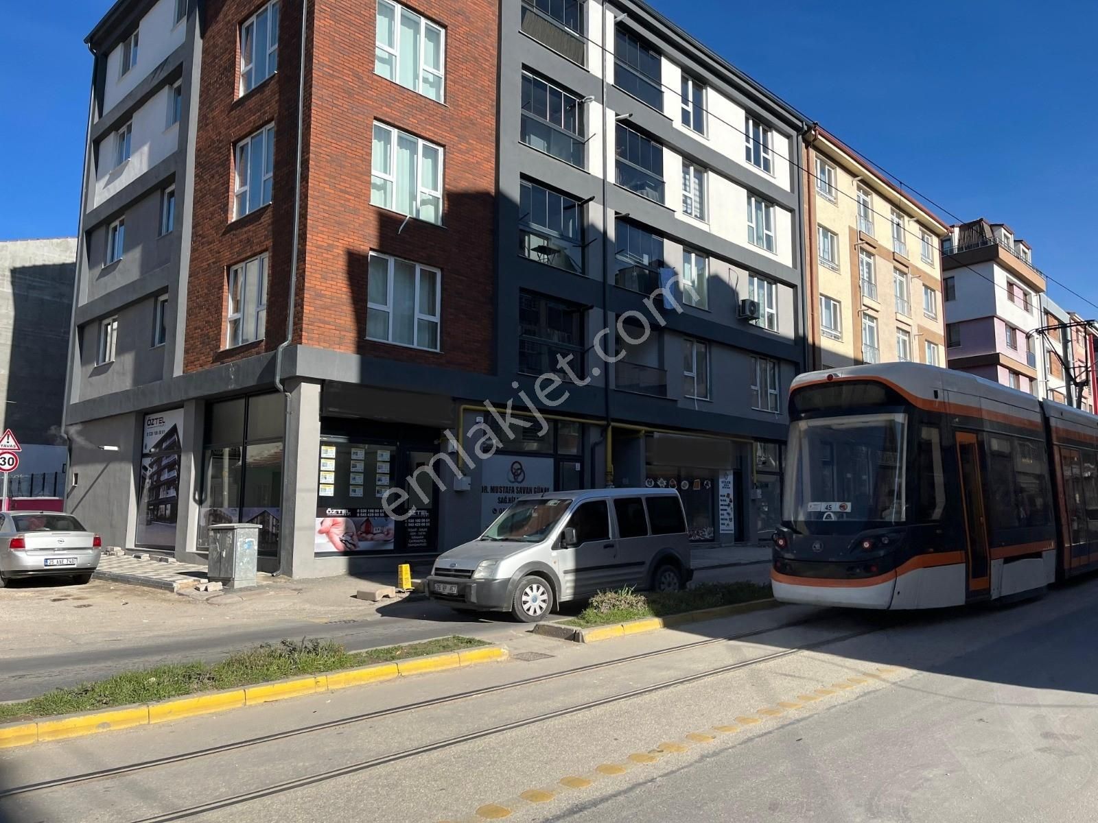 Bess'den Çamlıca Mahallesi Birlik Cad. Üzeri Satılık İş Yeri - Görsel 5