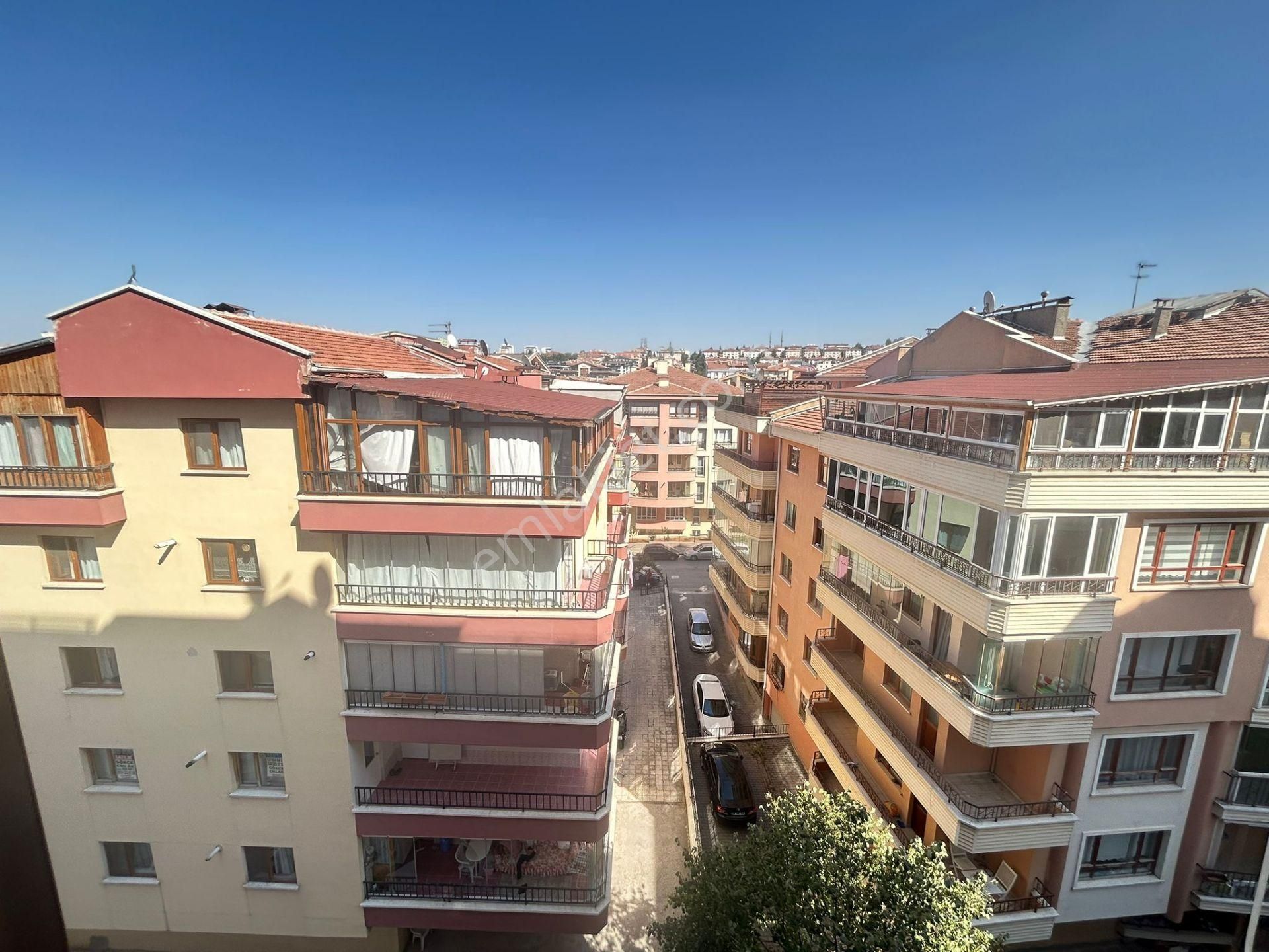 Taner'den Öveçler Kabil Caddesinde 3+1 Orta Katta Asansörlü - Görsel 27