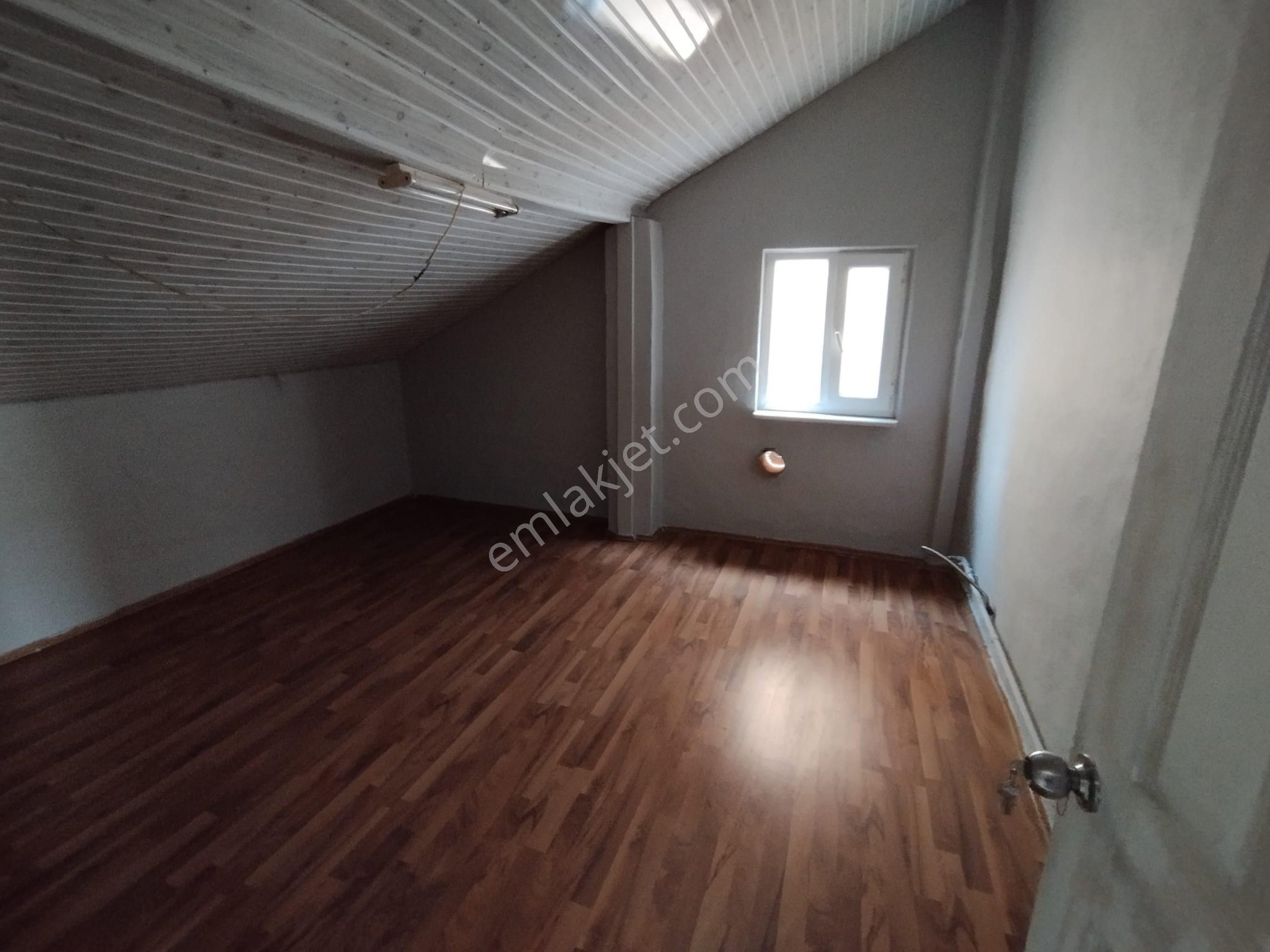 Bursa İhsaniye Kiralık 1+1 Teras Kat