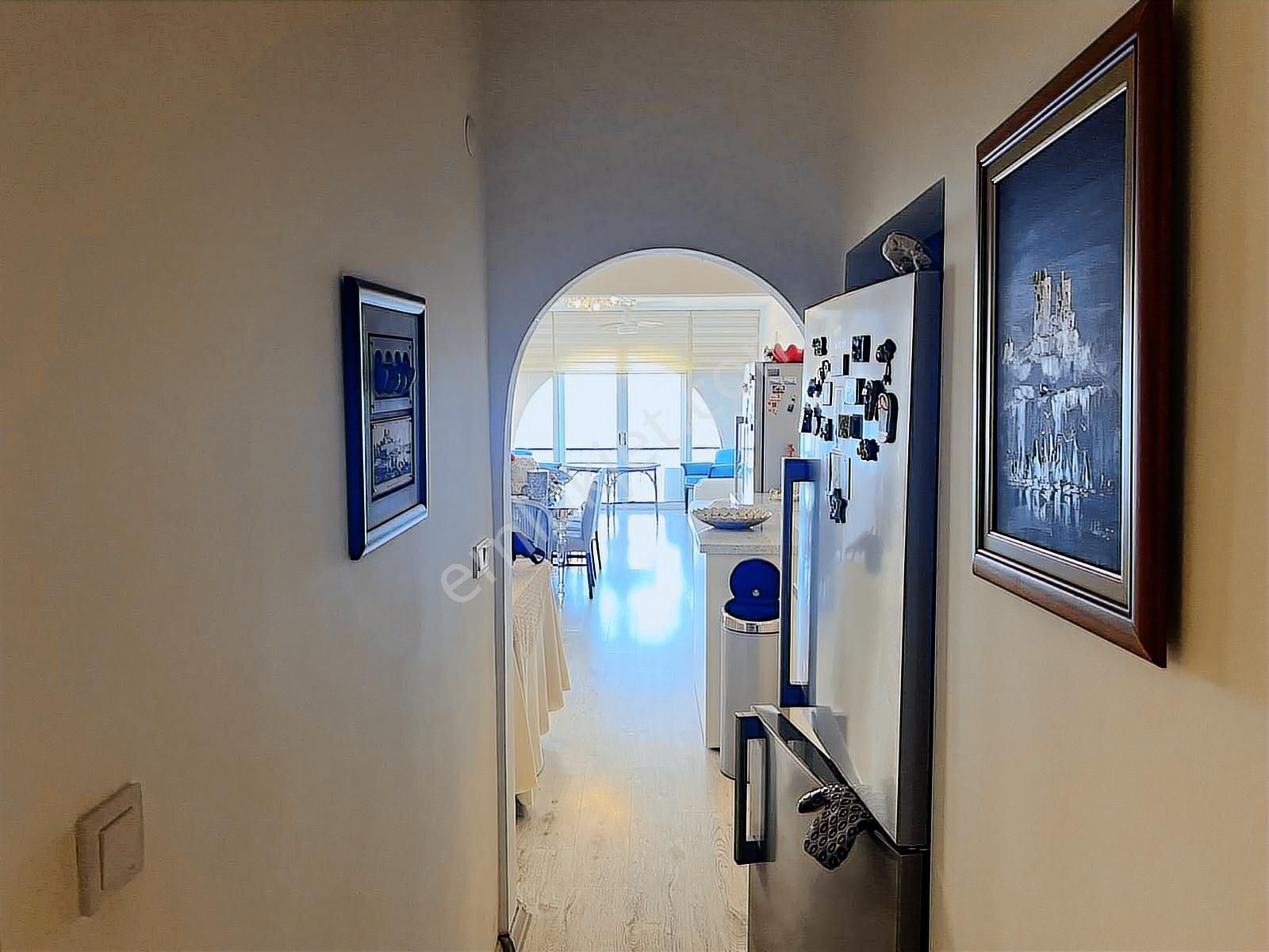 Century21 Den Mükemmel Lokasyonda Yenilenmiş Denize Sıfır Daire - Görsel 17