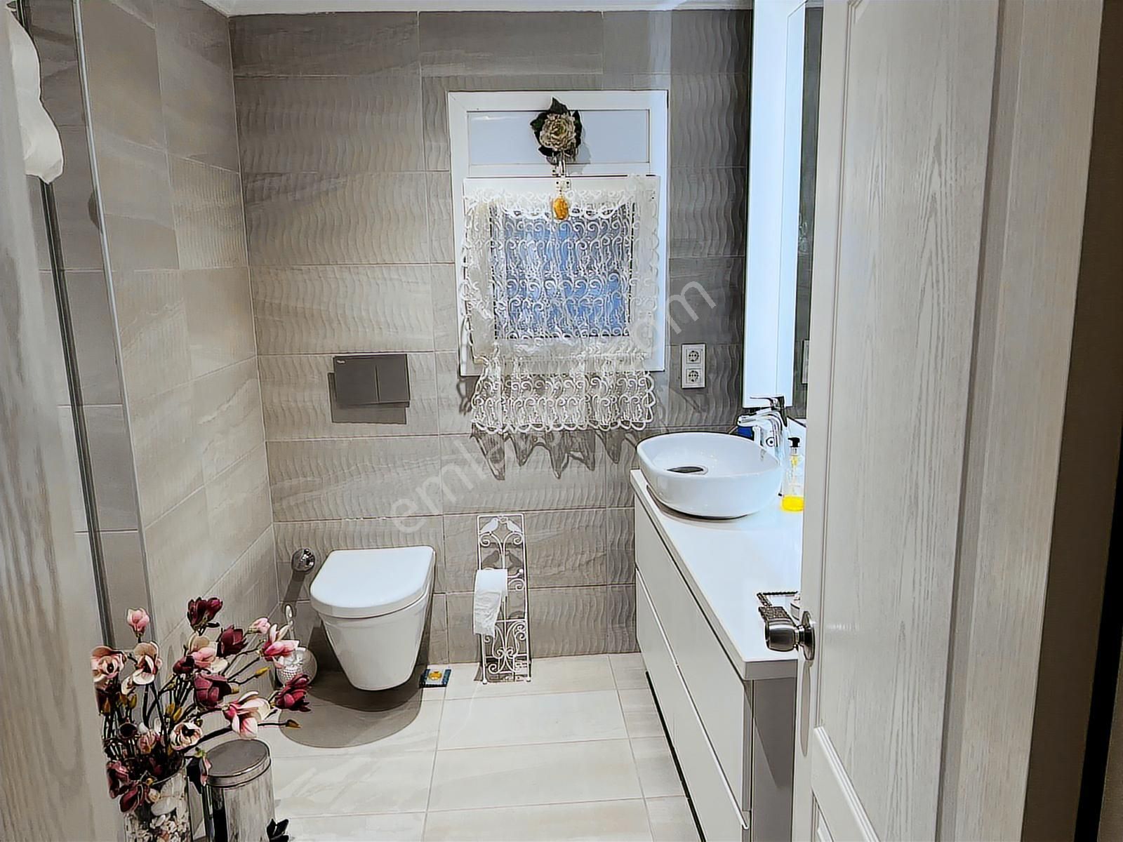 Century21 Den Mükemmel Lokasyonda Yenilenmiş Denize Sıfır Daire - Görsel 12