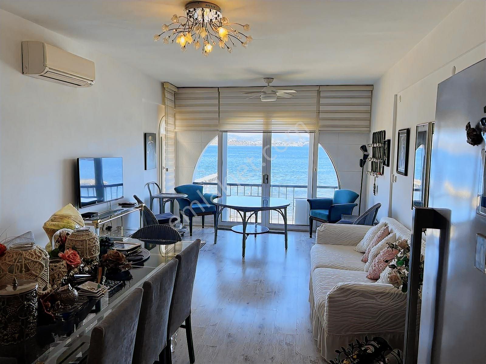 Century21 Den Mükemmel Lokasyonda Yenilenmiş Denize Sıfır Daire - Görsel 6