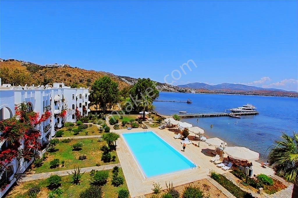 Century21 Den Mükemmel Lokasyonda Yenilenmiş Denize Sıfır Daire