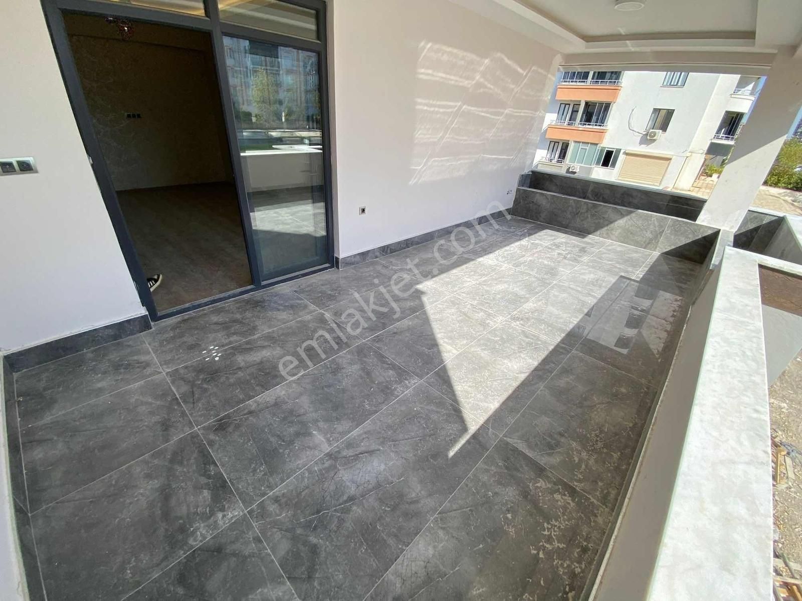 Protokol Yolu Üzerinde Sıfır Yapı 3,5+1 Vadi Manzaralı - Görsel 24