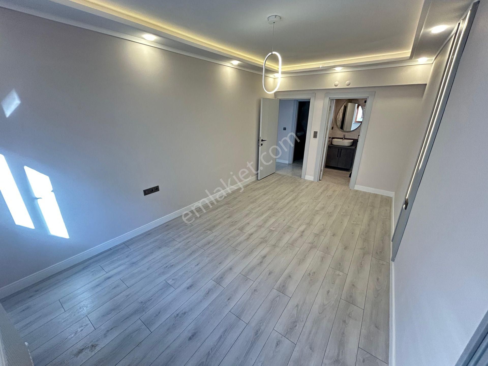 Taner'den İlker 1.inci Cadde'de Katta Ön Cephe Çift Banyolu Hamamlı Süper Lüks Daire - Görsel 27