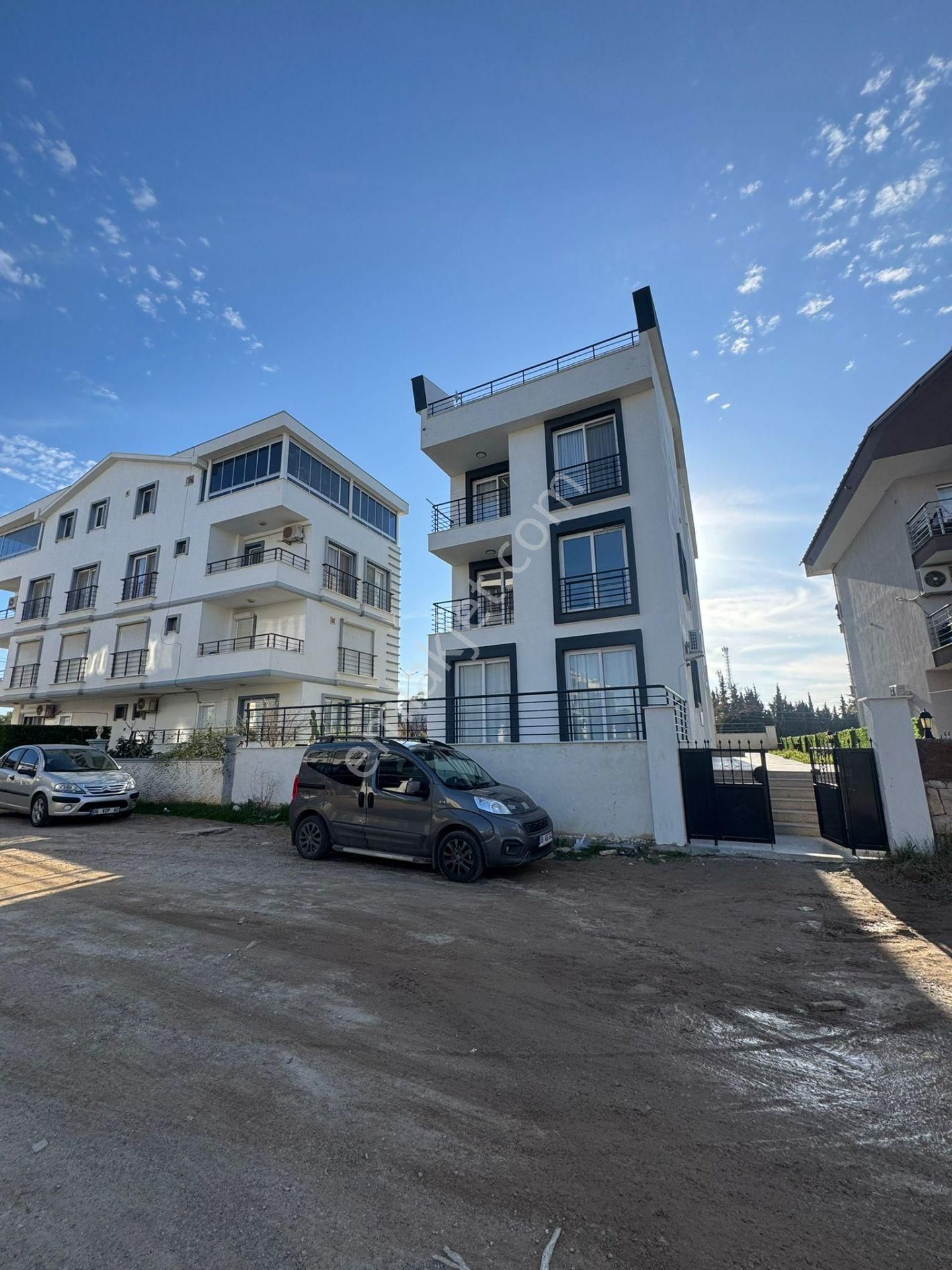 Didim Hisar Mah.2+1 Açık Mutfakldır Orta Katta Dairemiz Satılıktır Ön Cephelidir Binamız Sıfırdır