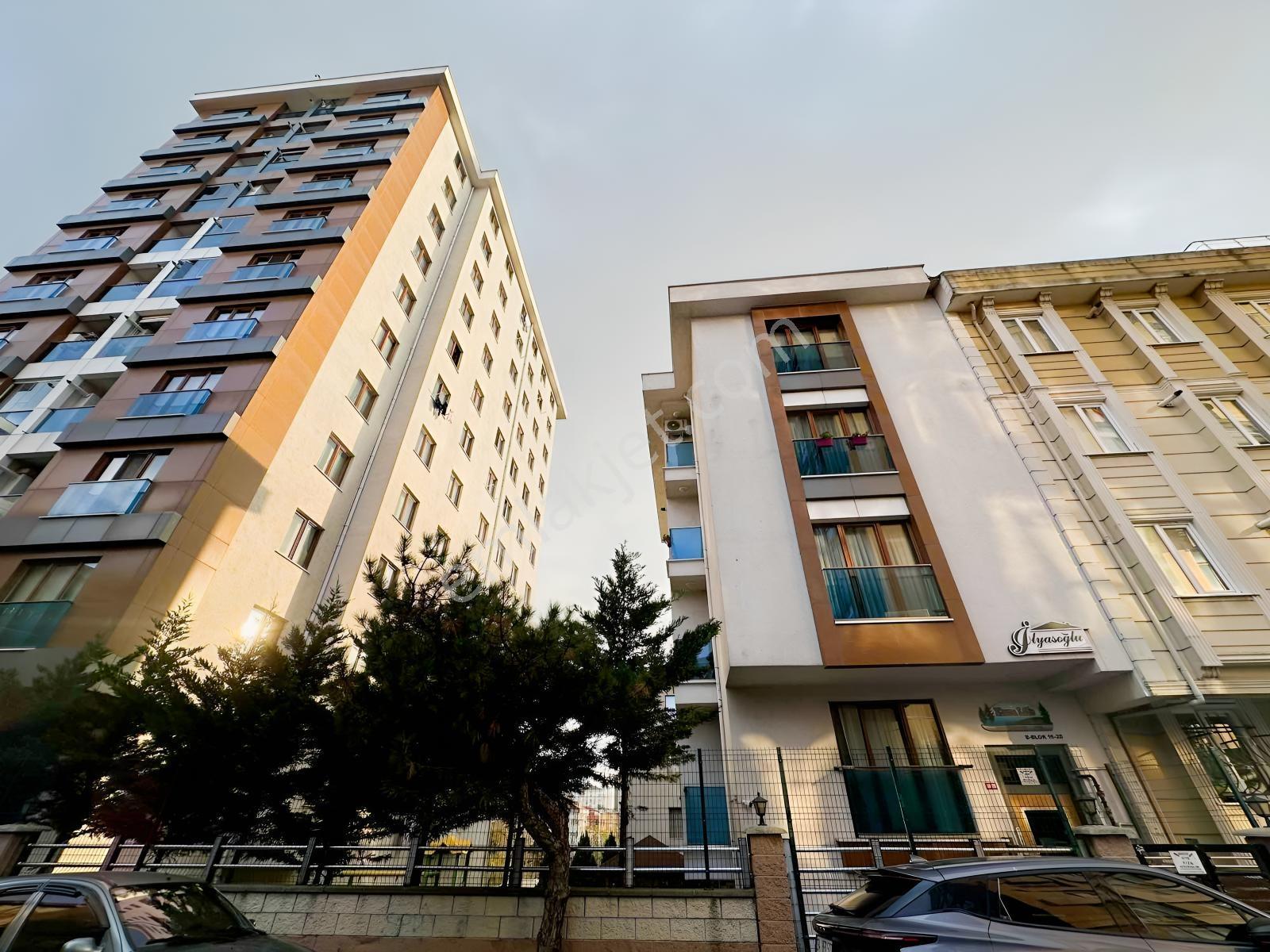 Finans Merkezine Komşu Site İçerisinde Büyük M2 1 +1
