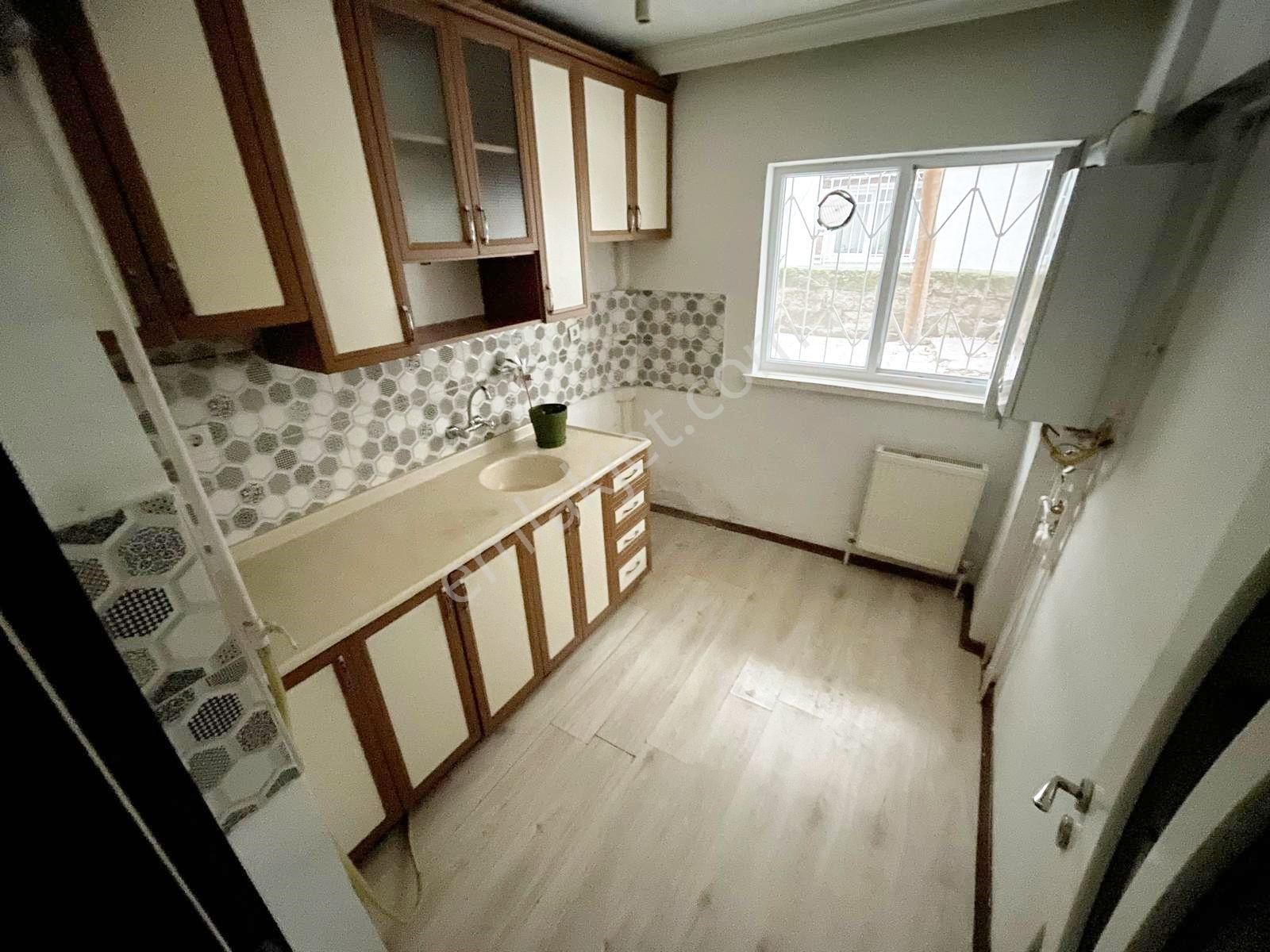 Koza Emlak'tan Mareşal Çakmak Mahalesinde Yapılı Satılık Dairee - Görsel 3