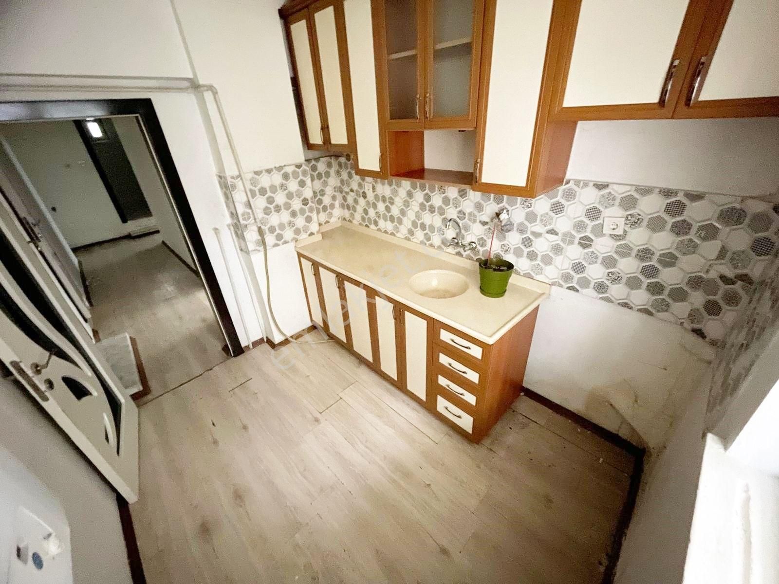 Koza Emlak'tan Mareşal Çakmak Mahalesinde Yapılı Satılık Dairee - Görsel 5
