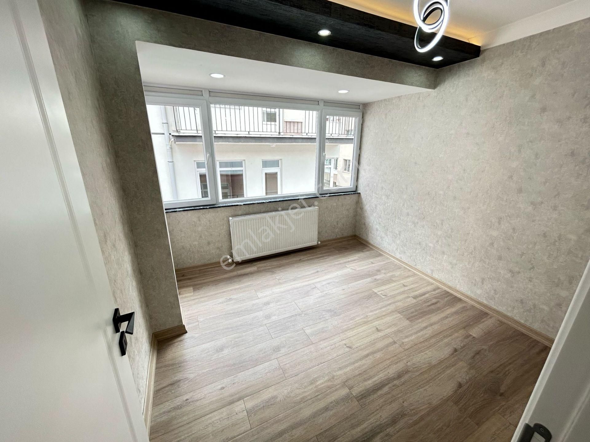 Taner'den Dikmen Nakış Sokak'ta 3+1 Süper Lüks Üst Kat Ebeveyn Banyolu - Görsel 11