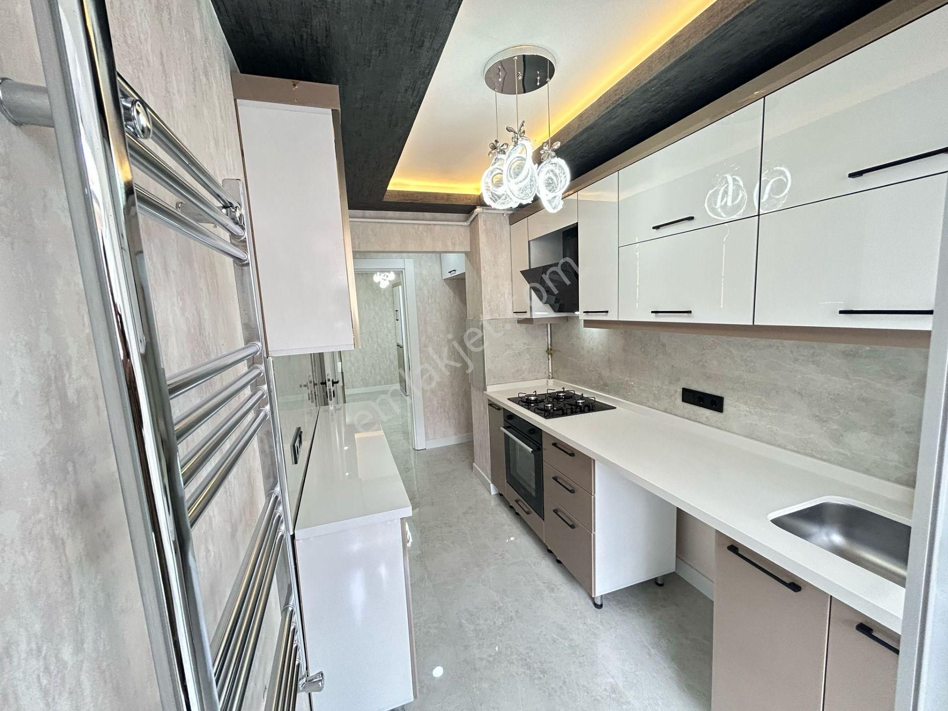 Taner'den Dikmen Nakış Sokak'ta 3+1 Süper Lüks Üst Kat Ebeveyn Banyolu - Görsel 2