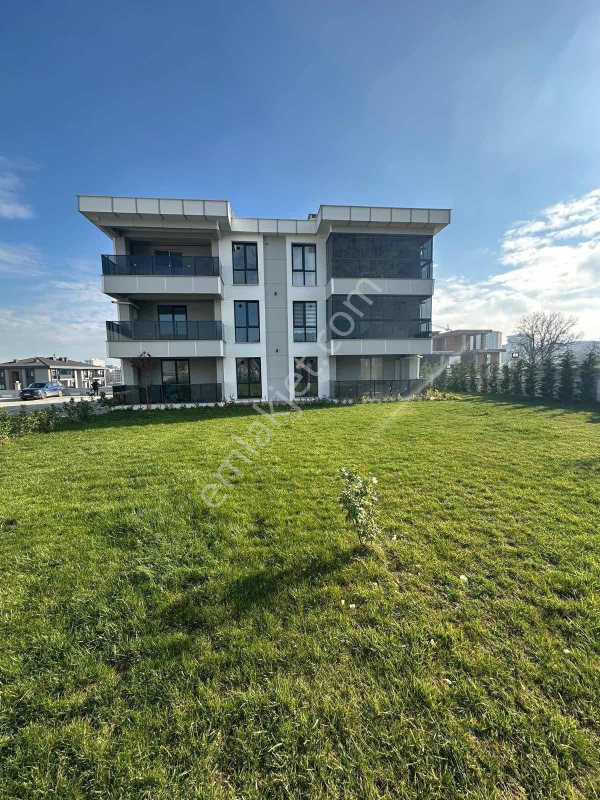 Hürriyet Mahallesi Site İçerisinde 3+1 Bahçe Katı Satılık Daire