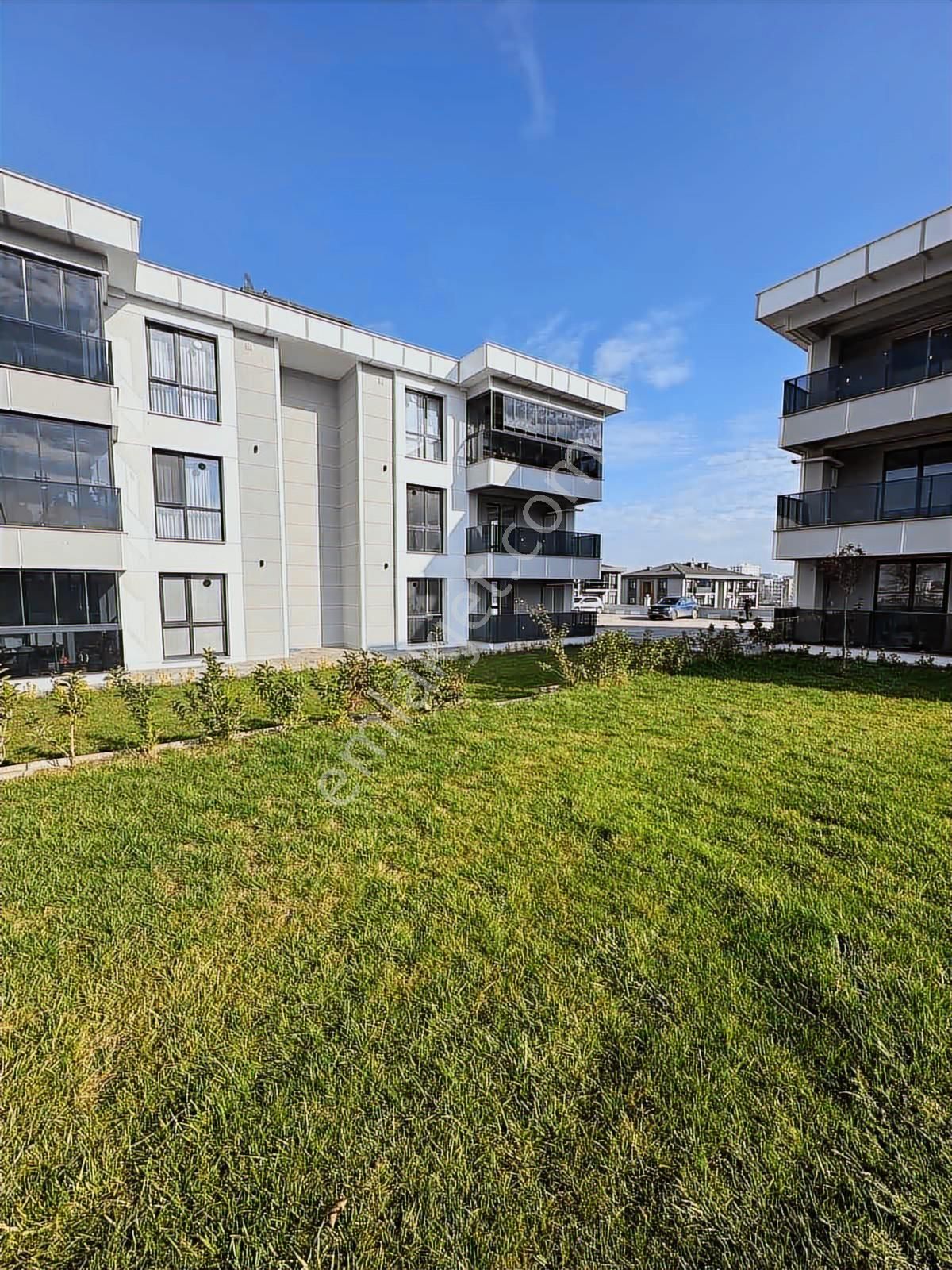 Hürriyet Mahallesi Site İçerisinde 3+1 Bahçe Katı Satılık Daire - Görsel 20