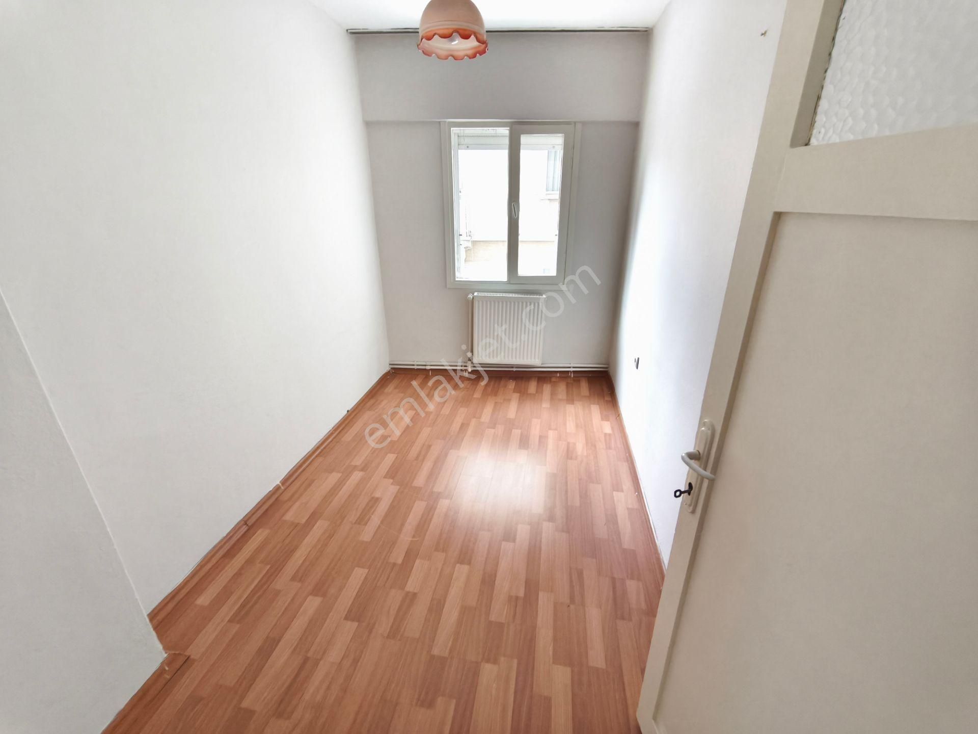 Bornova Hükümet Konağı Arkası Kombili Asansörlü Arakat Kiralık 2+1 Daire - Görsel 9