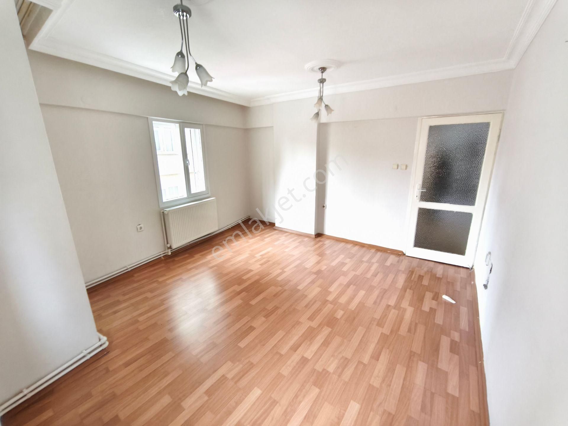 Bornova Hükümet Konağı Arkası Kombili Asansörlü Arakat Kiralık 2+1 Daire - Görsel 8