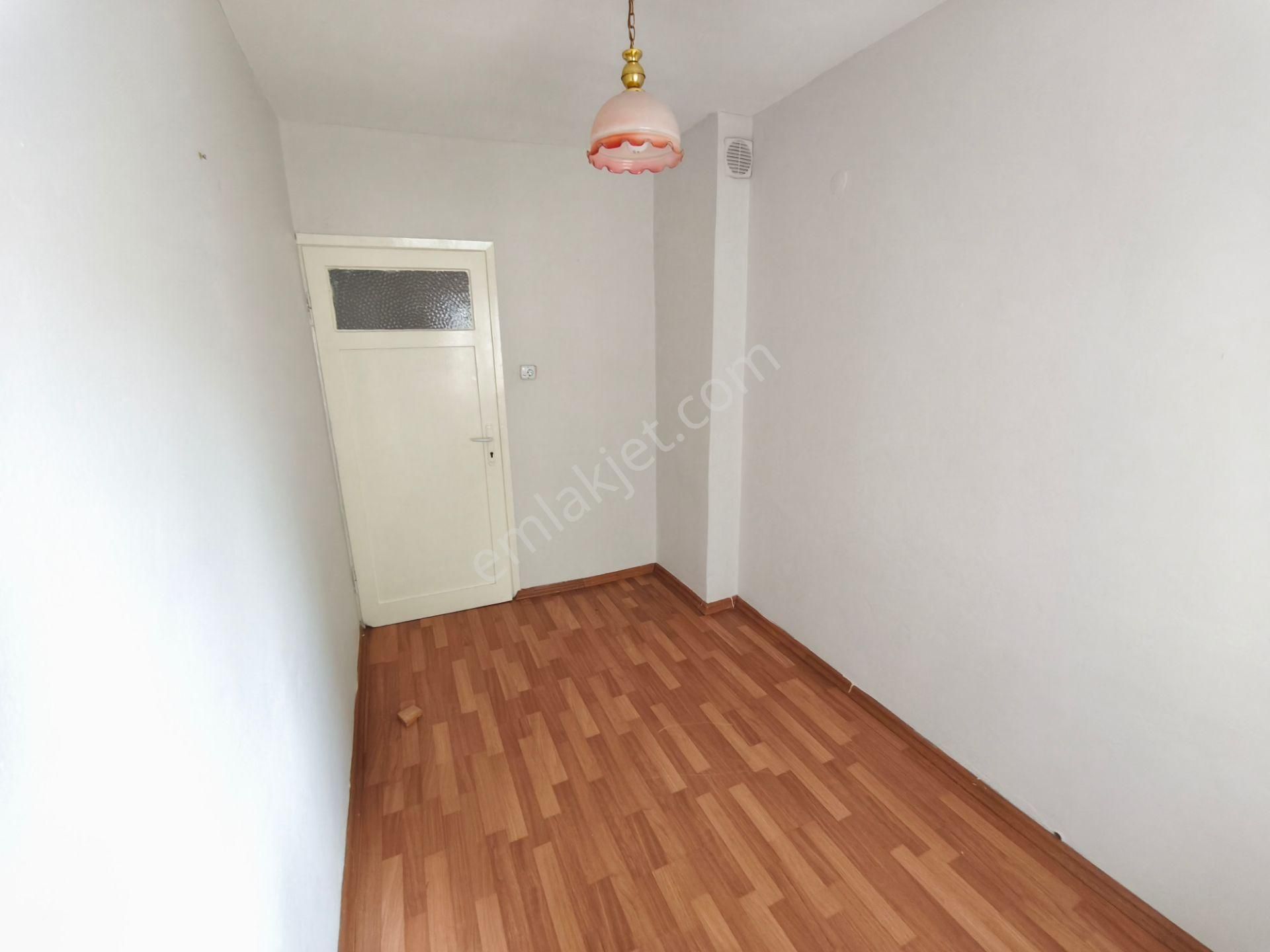 Bornova Hükümet Konağı Arkası Kombili Asansörlü Arakat Kiralık 2+1 Daire - Görsel 11