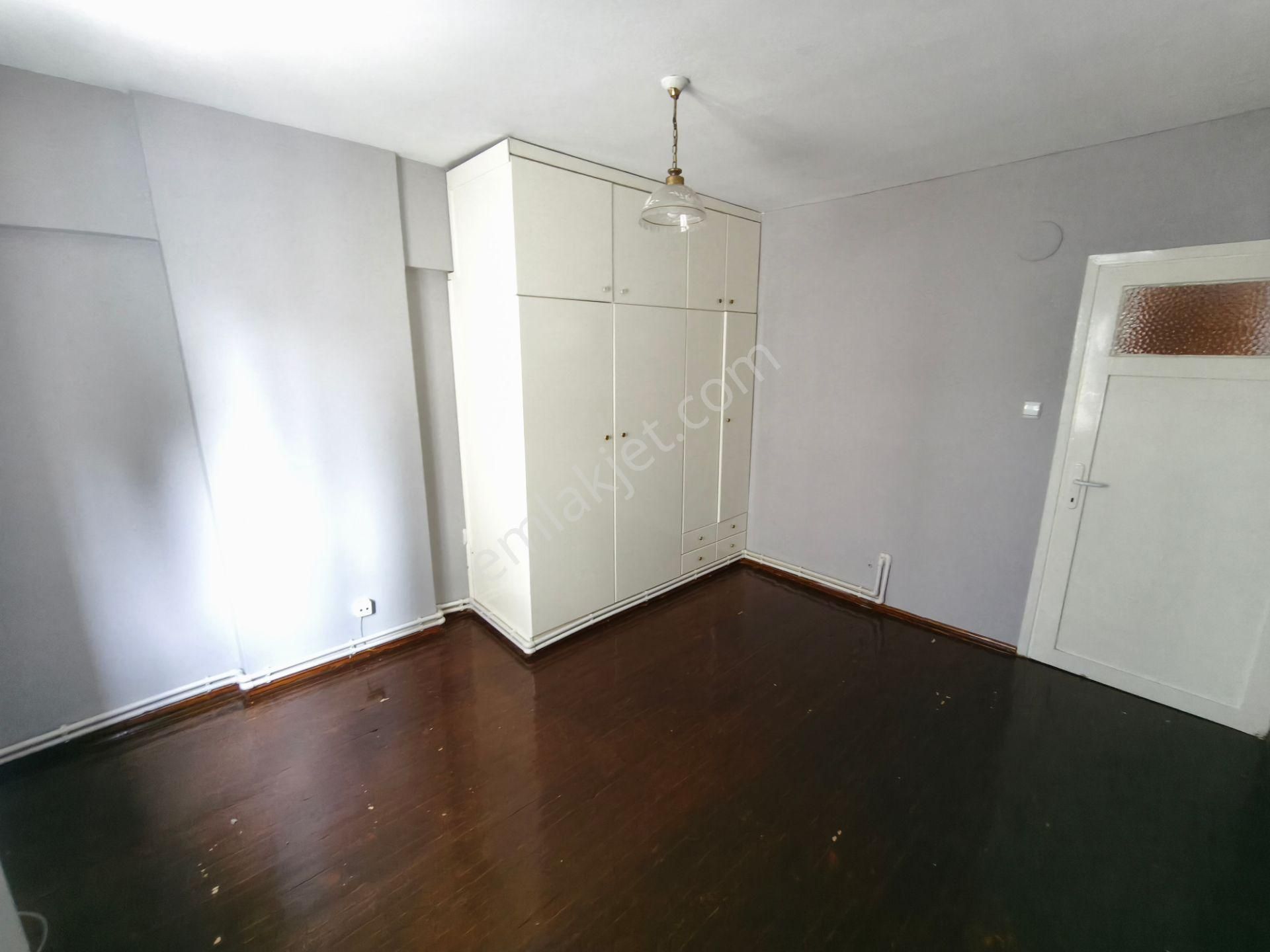 Bornova Hükümet Konağı Arkası Kombili Asansörlü Arakat Kiralık 2+1 Daire - Görsel 15