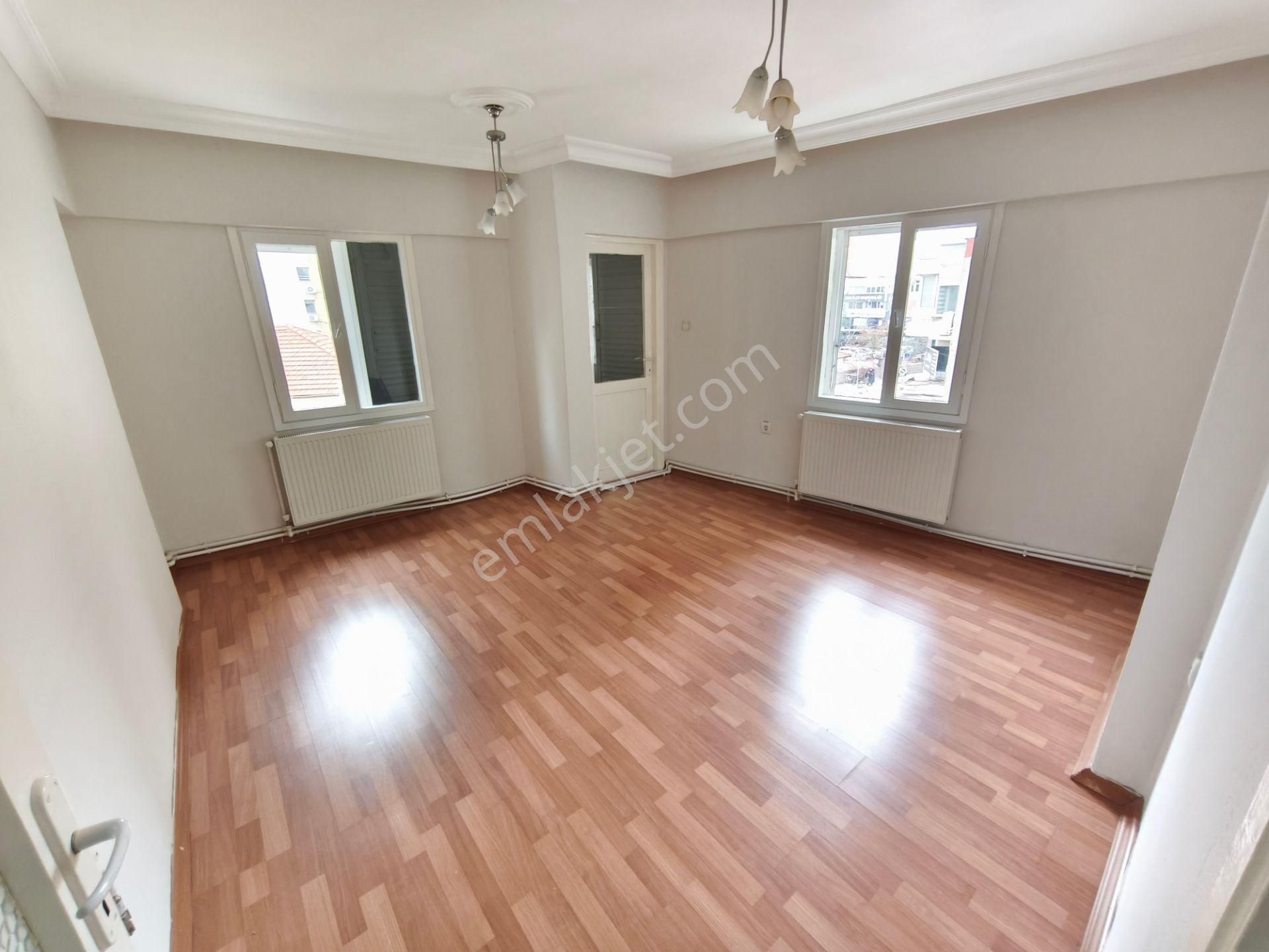 Bornova Hükümet Konağı Arkası Kombili Asansörlü Arakat Kiralık 2+1 Daire - Görsel 2