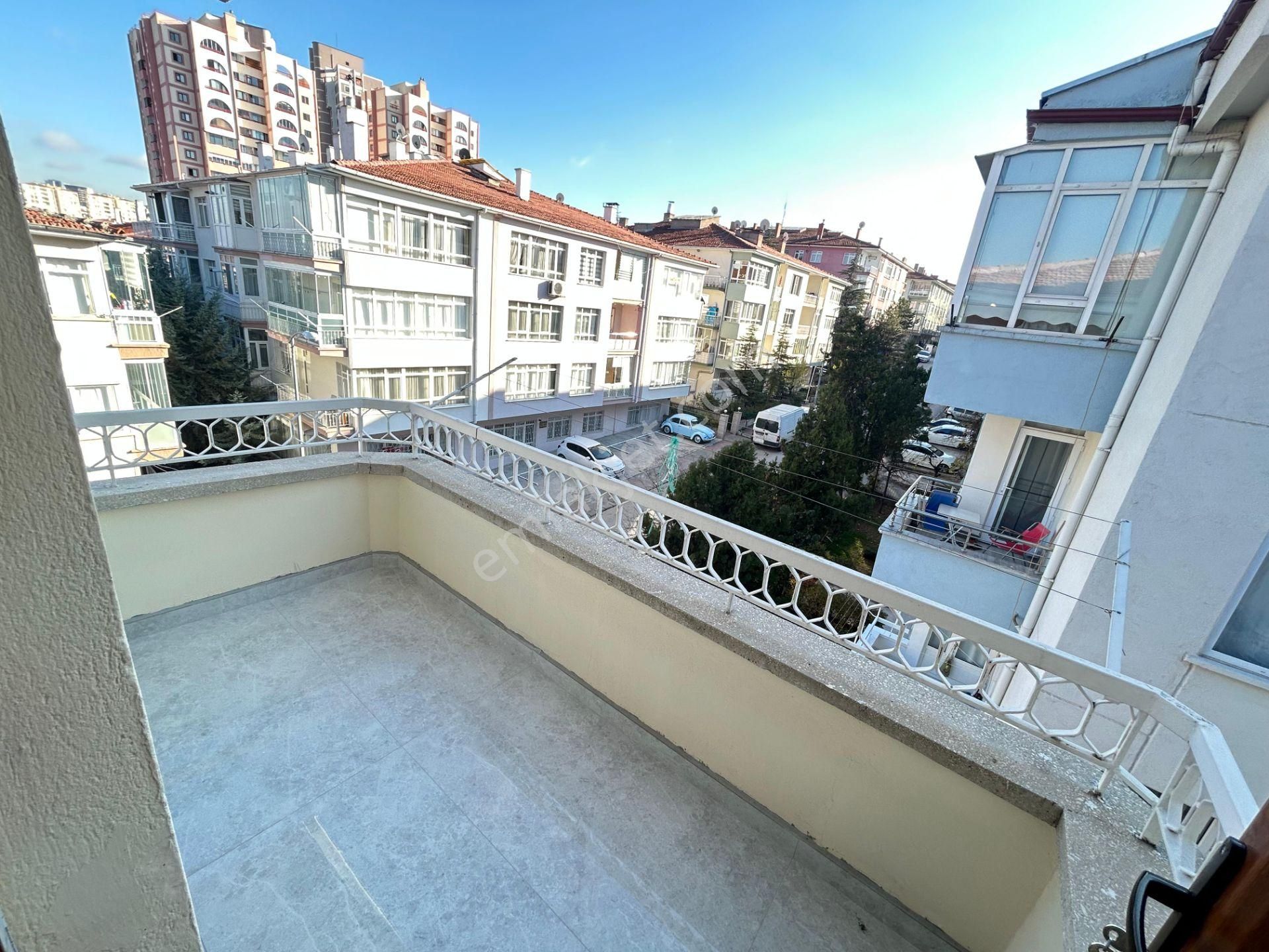 Taner'den Dikmen Karşıyaka Sok'ta 3+1 Çift Banyolu Süper Lüks Ön Cephe - Görsel 7