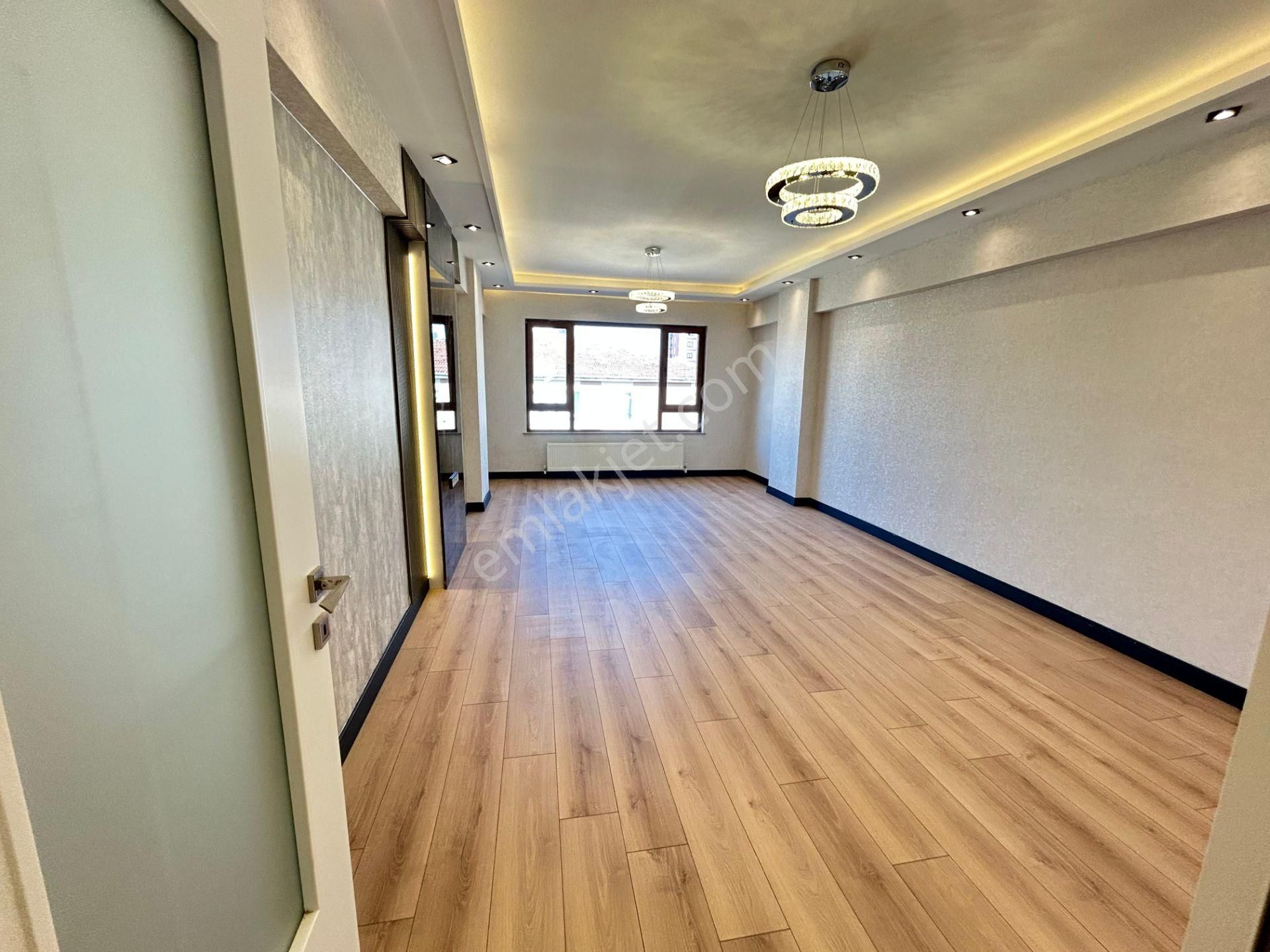 Taner'den Dikmen Karşıyaka Sok'ta 3+1 Çift Banyolu Süper Lüks Ön Cephe - Görsel 30