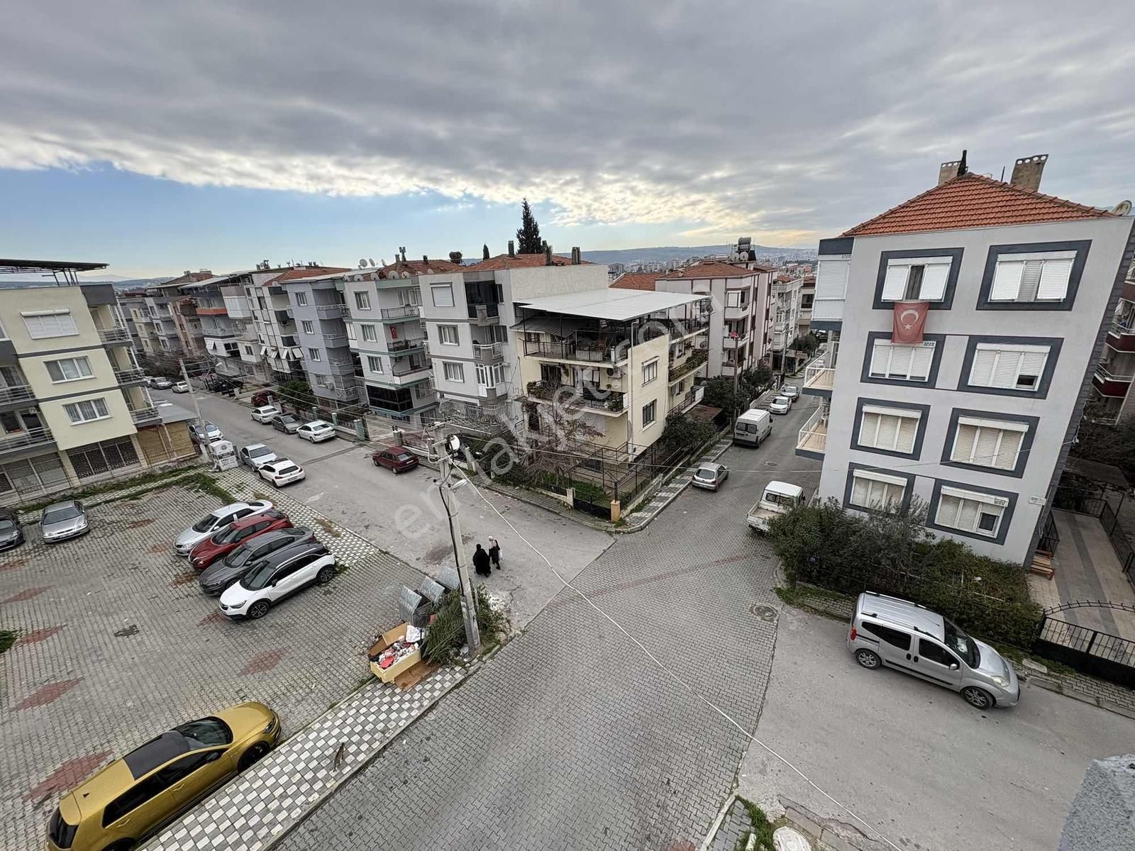 Buca İşçi Evleri Yiğitler Mah.de 3+1 Satılık Lüks Daire