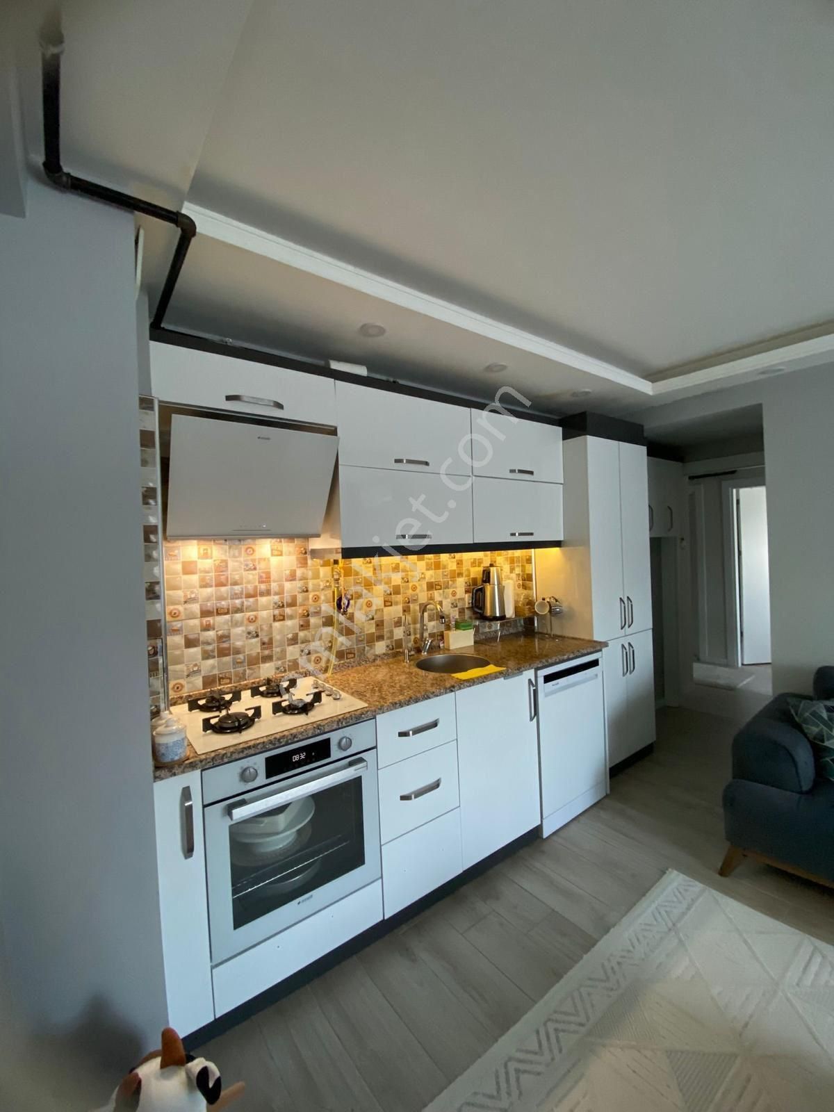 Ana Cadde'de Yerden Isıtma 2+1 Açık Mutfak Asansörlü Daire - Görsel 7