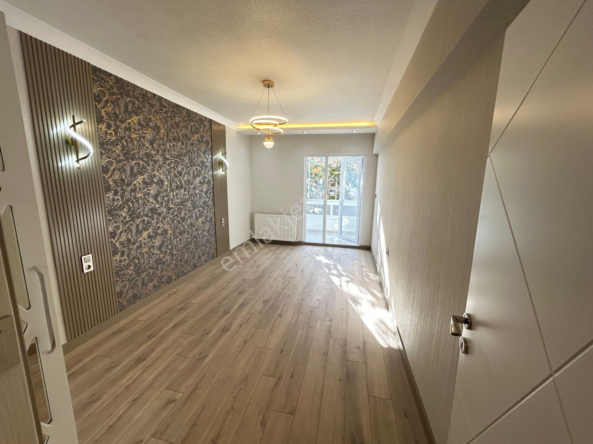 Taner'den Dikmen Cad'de 3+1 Orta Kat Süper Lüks K.otoparklı Ç.emeç Yakını - Görsel 10