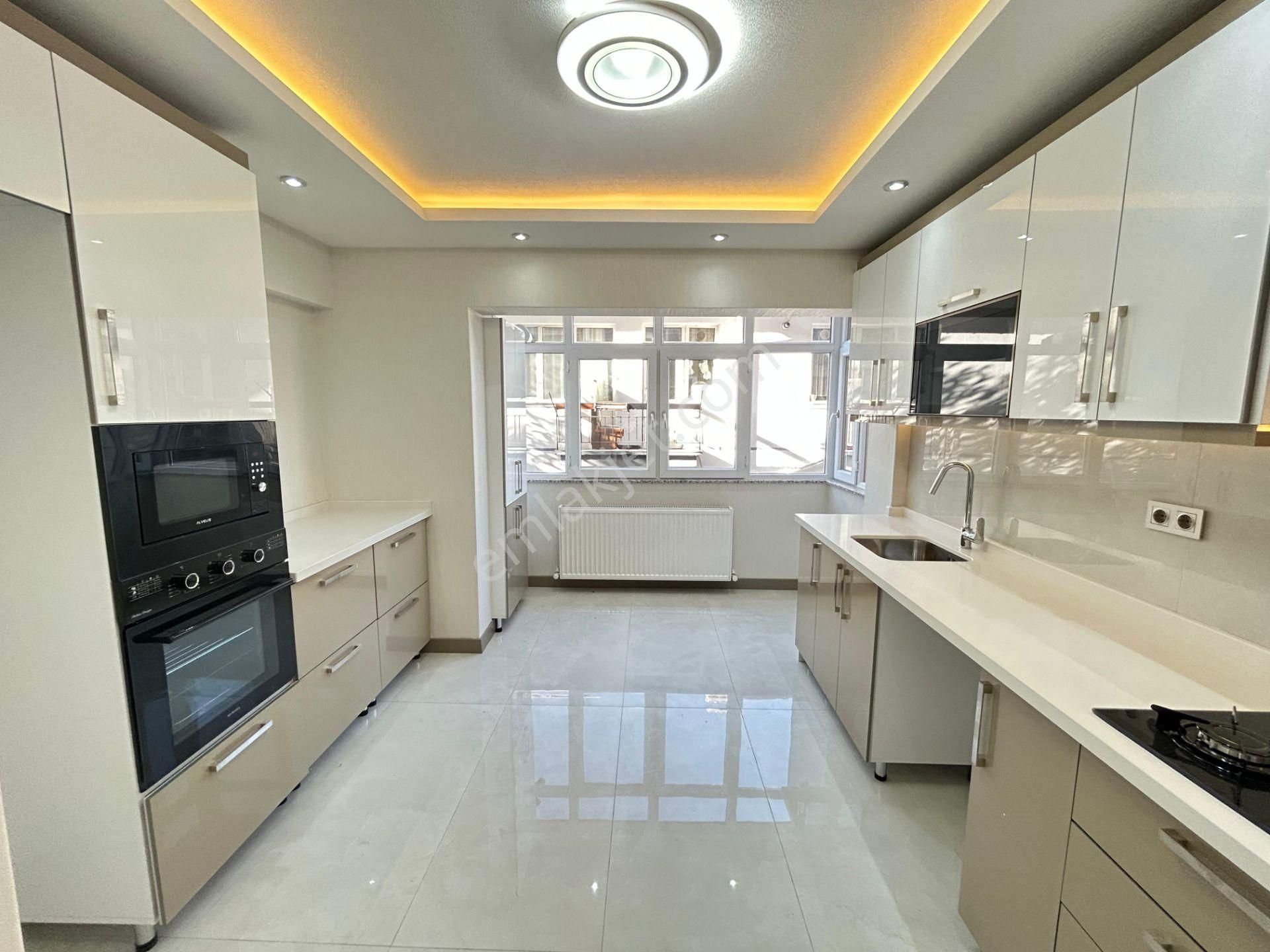 Taner'den Dikmen Cad'de 3+1 Orta Kat Süper Lüks K.otoparklı Ç.emeç Yakını - Görsel 15