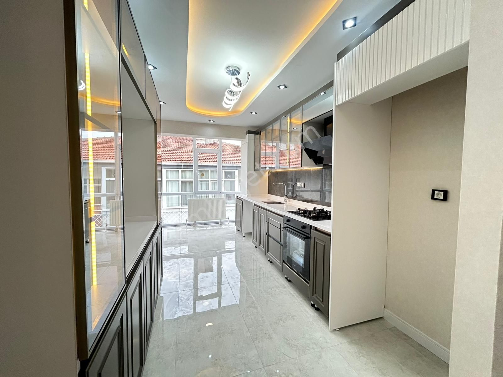 Taner'den Anadolu Bulvarına Yakın 3+1 Süper Lüks Ön Cephe Geniş Metrajlı - Görsel 22