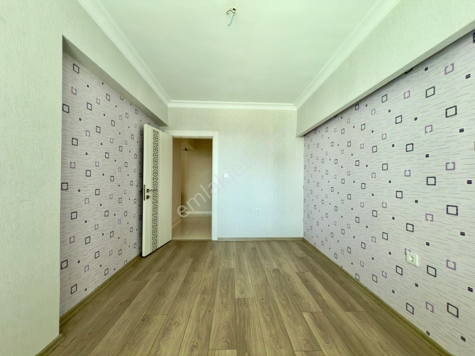Kalecik Emlak'tan Hastane Yakını Manzaralı Teras Balkon 4+1 Site Dairesi - Görsel 13