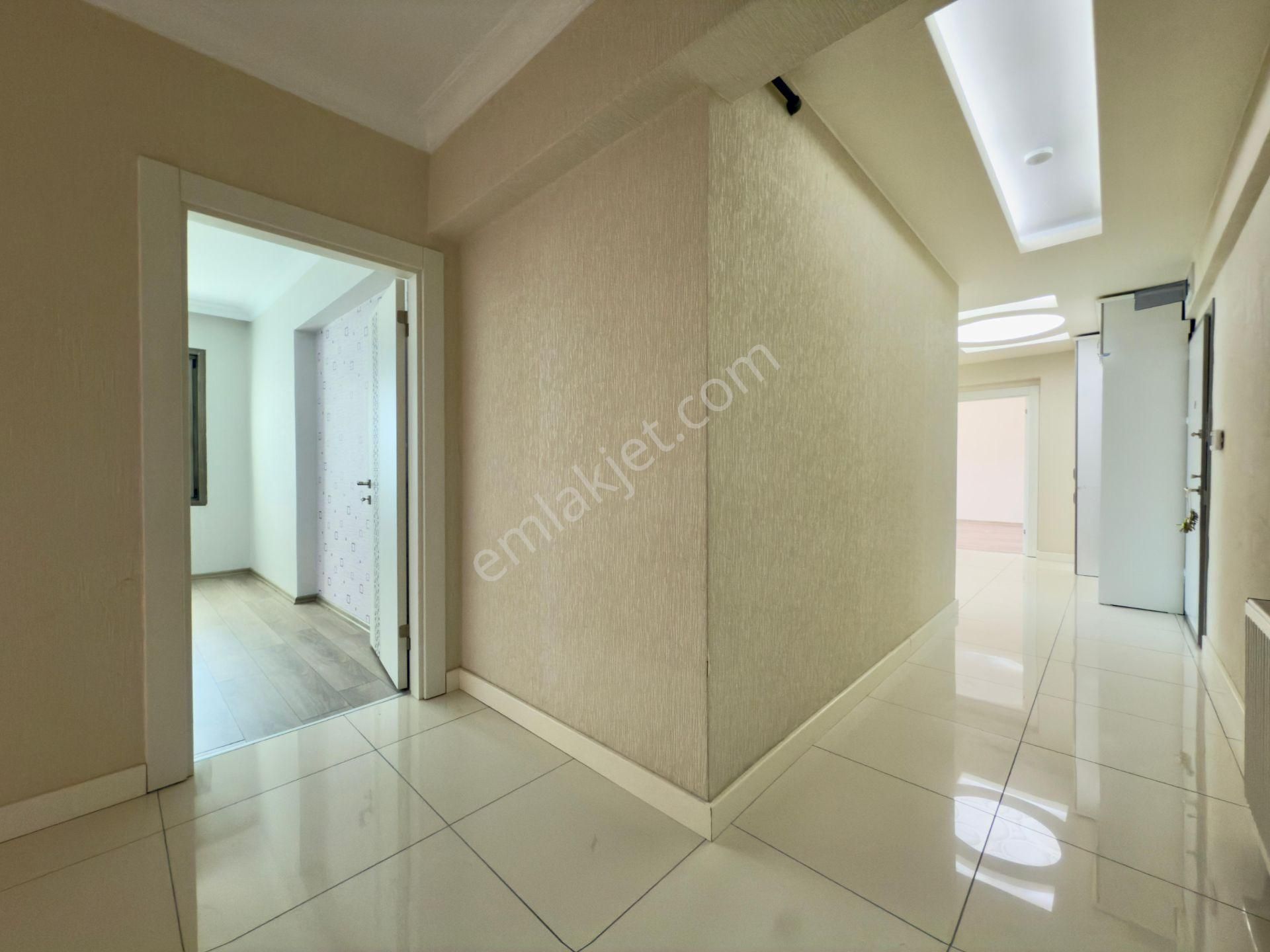 Kalecik Emlak'tan Hastane Yakını Manzaralı Teras Balkon 4+1 Site Dairesi - Görsel 24