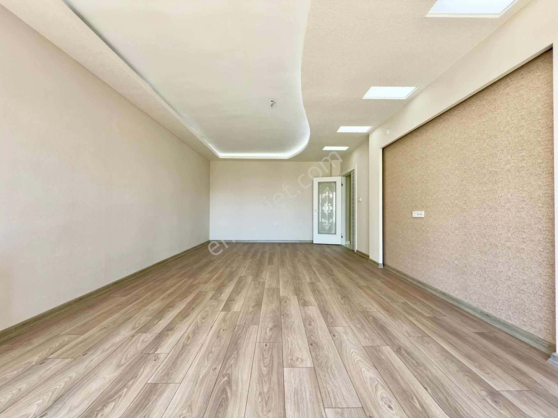 Kalecik Emlak'tan Hastane Yakını Manzaralı Teras Balkon 4+1 Site Dairesi - Görsel 9