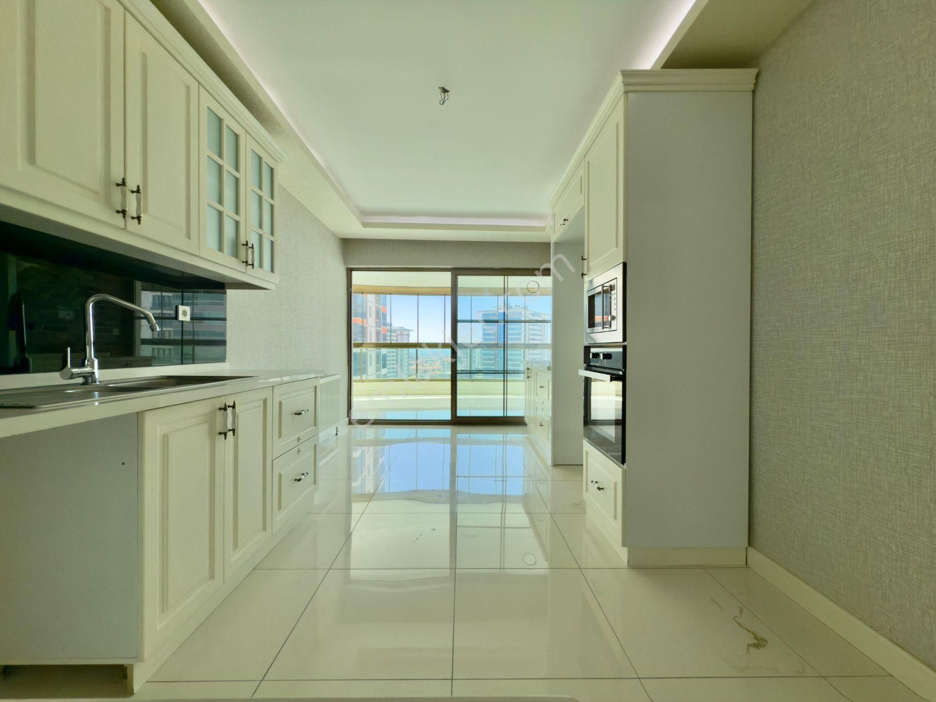 Kalecik Emlak'tan Hastane Yakını Manzaralı Teras Balkon 4+1 Site Dairesi - Görsel 3