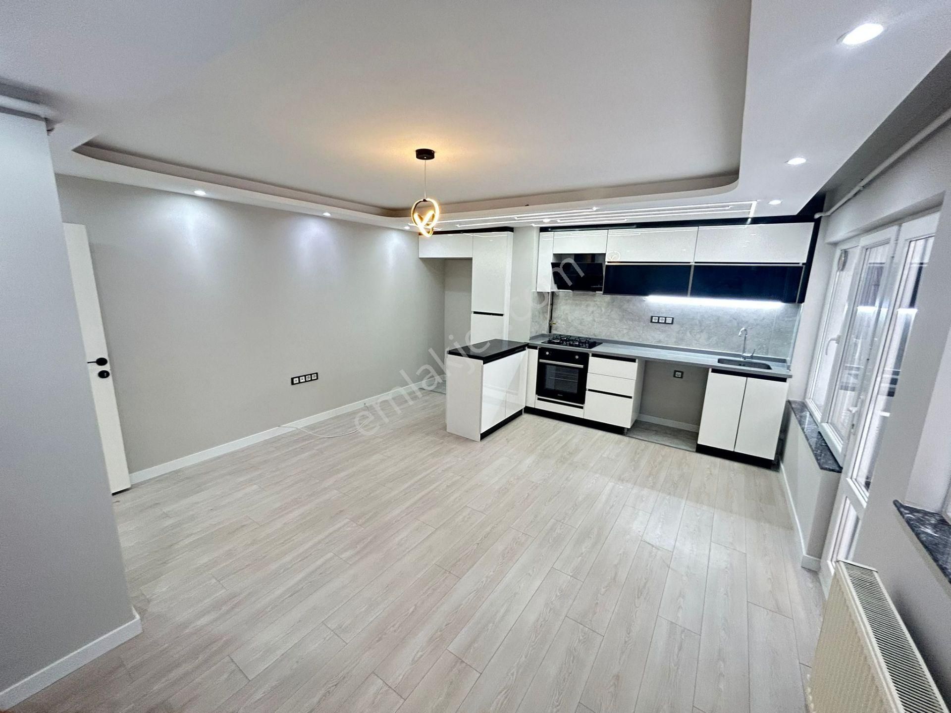 Taner'den Sokullu Caddesinde 3+1 Geniş Balkonlu Lüks Yapılı Amerikan Mutfak - Görsel 31