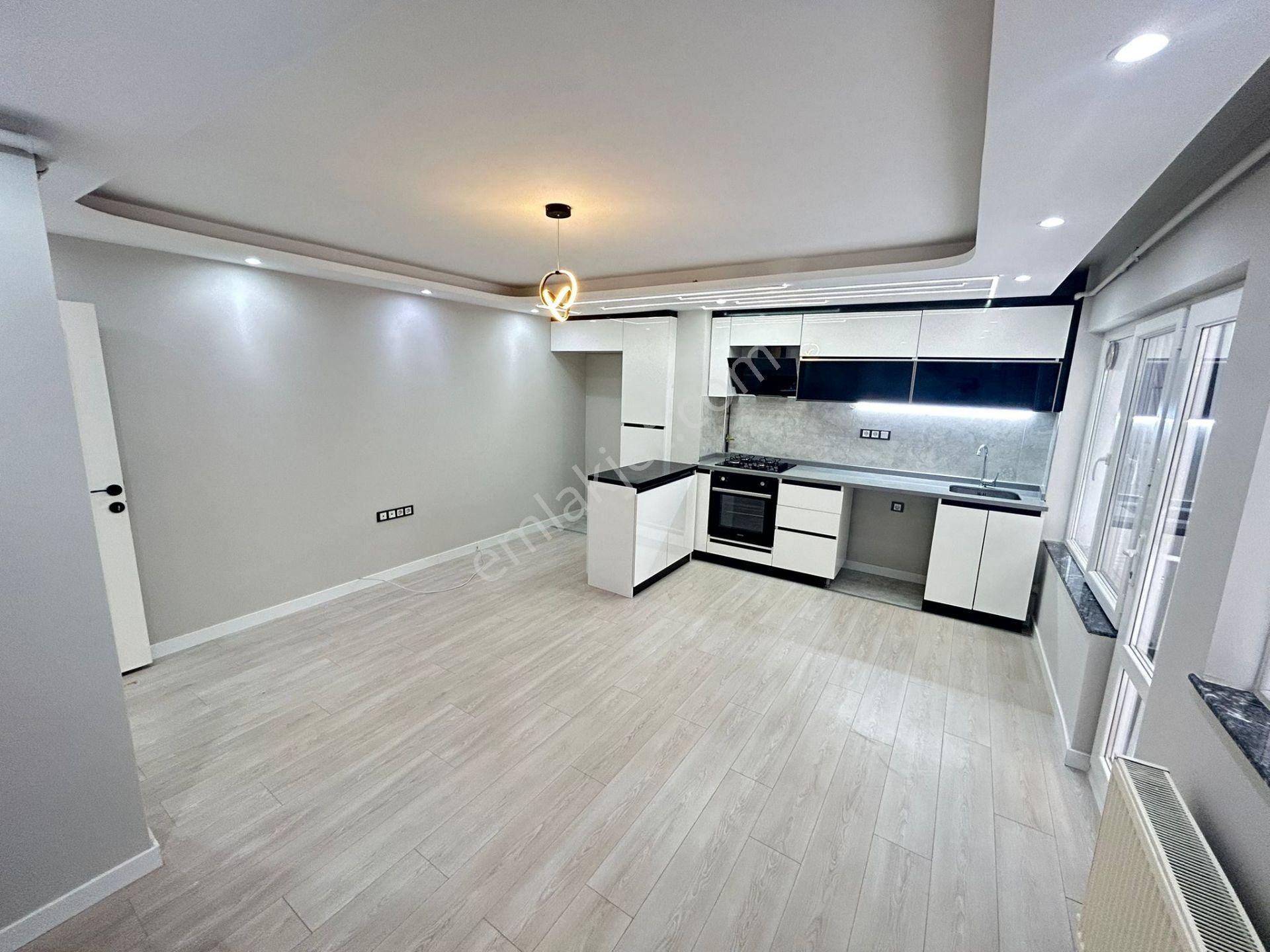 Taner'den Sokullu Caddesinde 3+1 Geniş Balkonlu Lüks Yapılı Amerikan Mutfak - Görsel 27